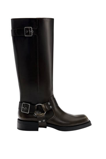 Biker boots with buckles
