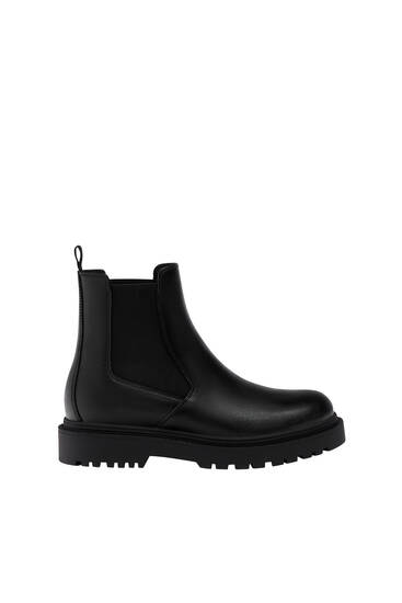 Lined Chelsea boots