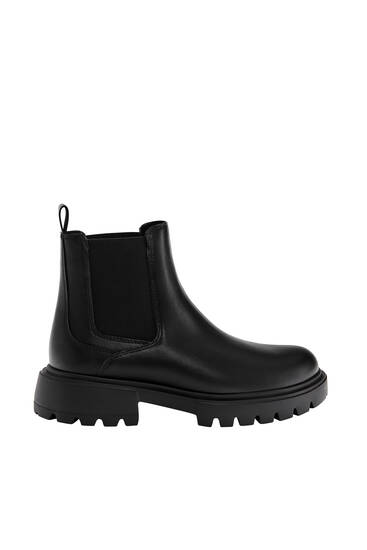 Chunky sole Chelsea boots