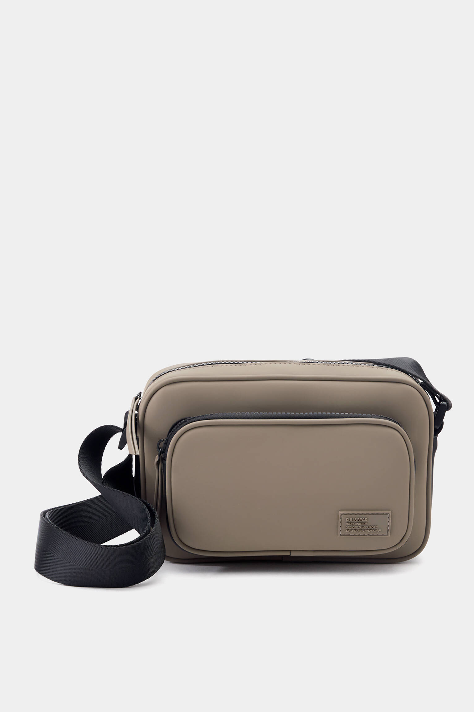 Rubberized crossbody bag - pull&bear