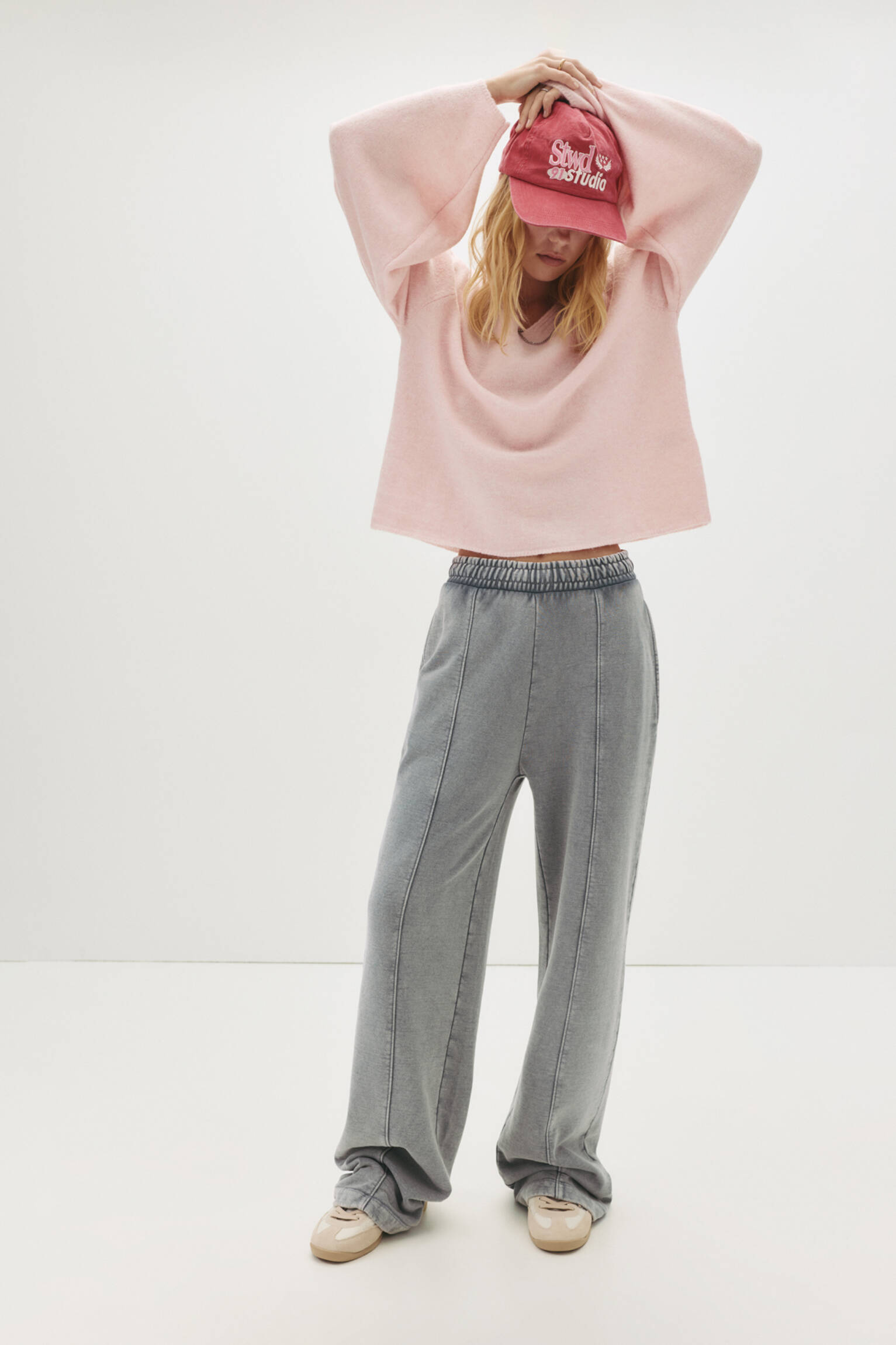 Wide-leg sweatpants