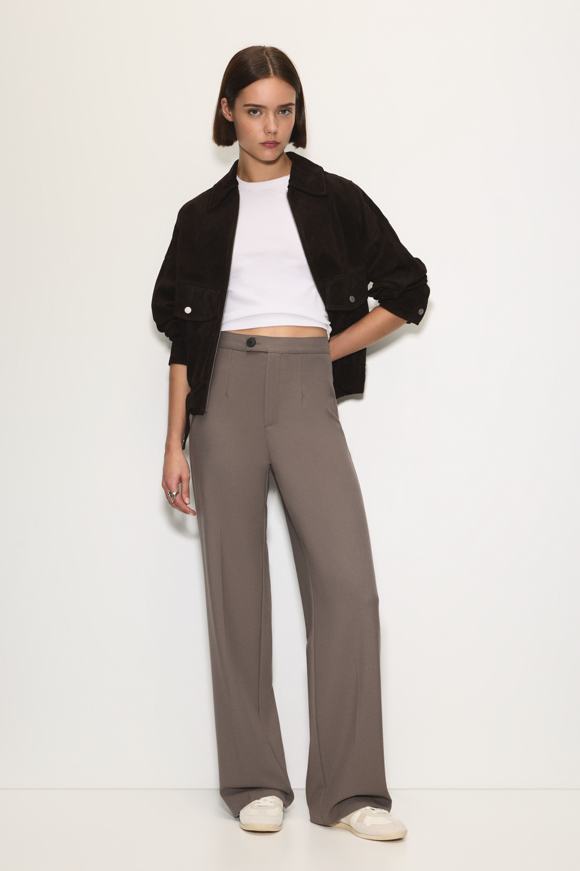 מכנסיים חגיגיים בגזרת High waist עם קפלים