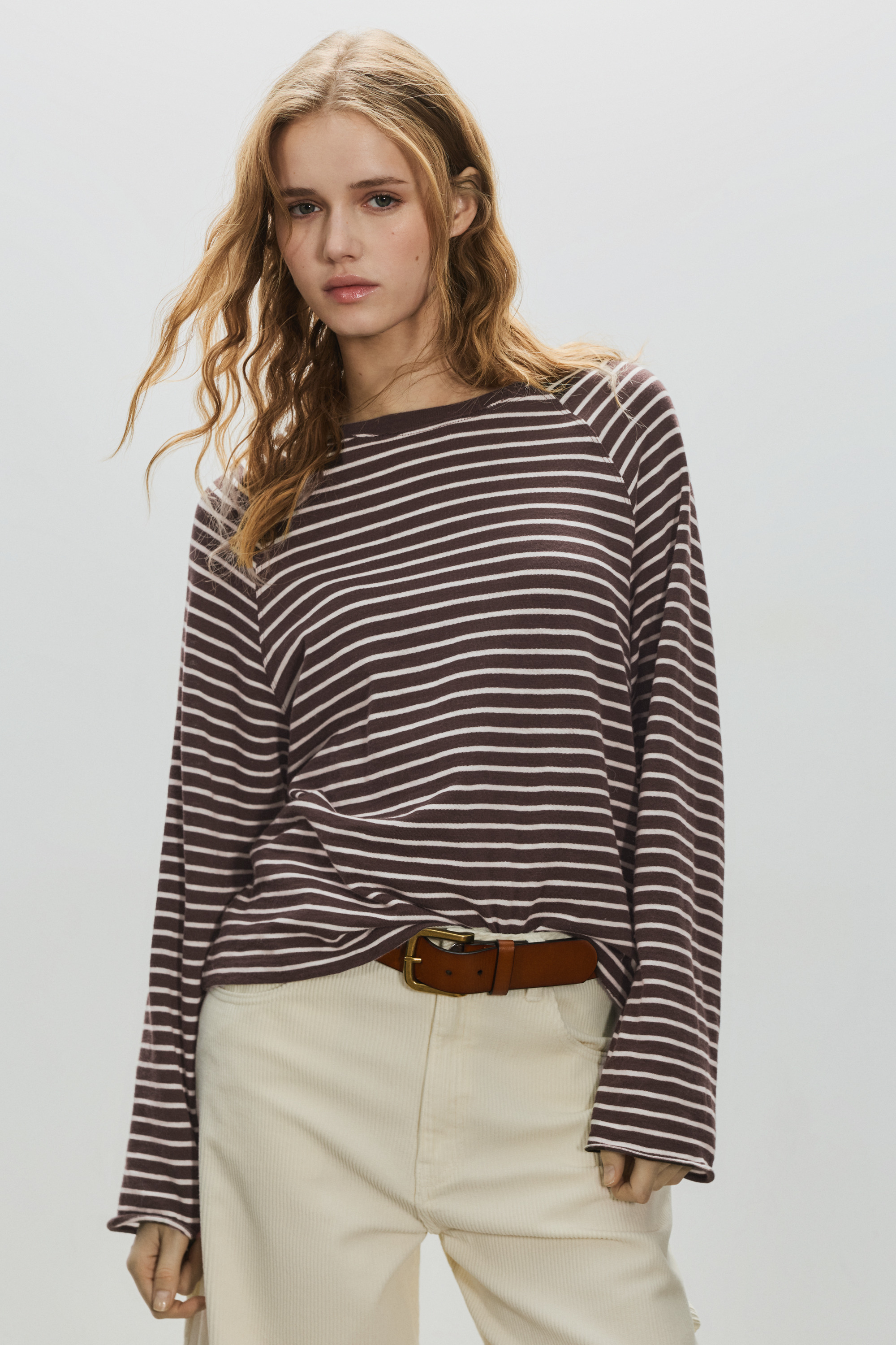 Koszulka oversize z długim rękawem typu raglan