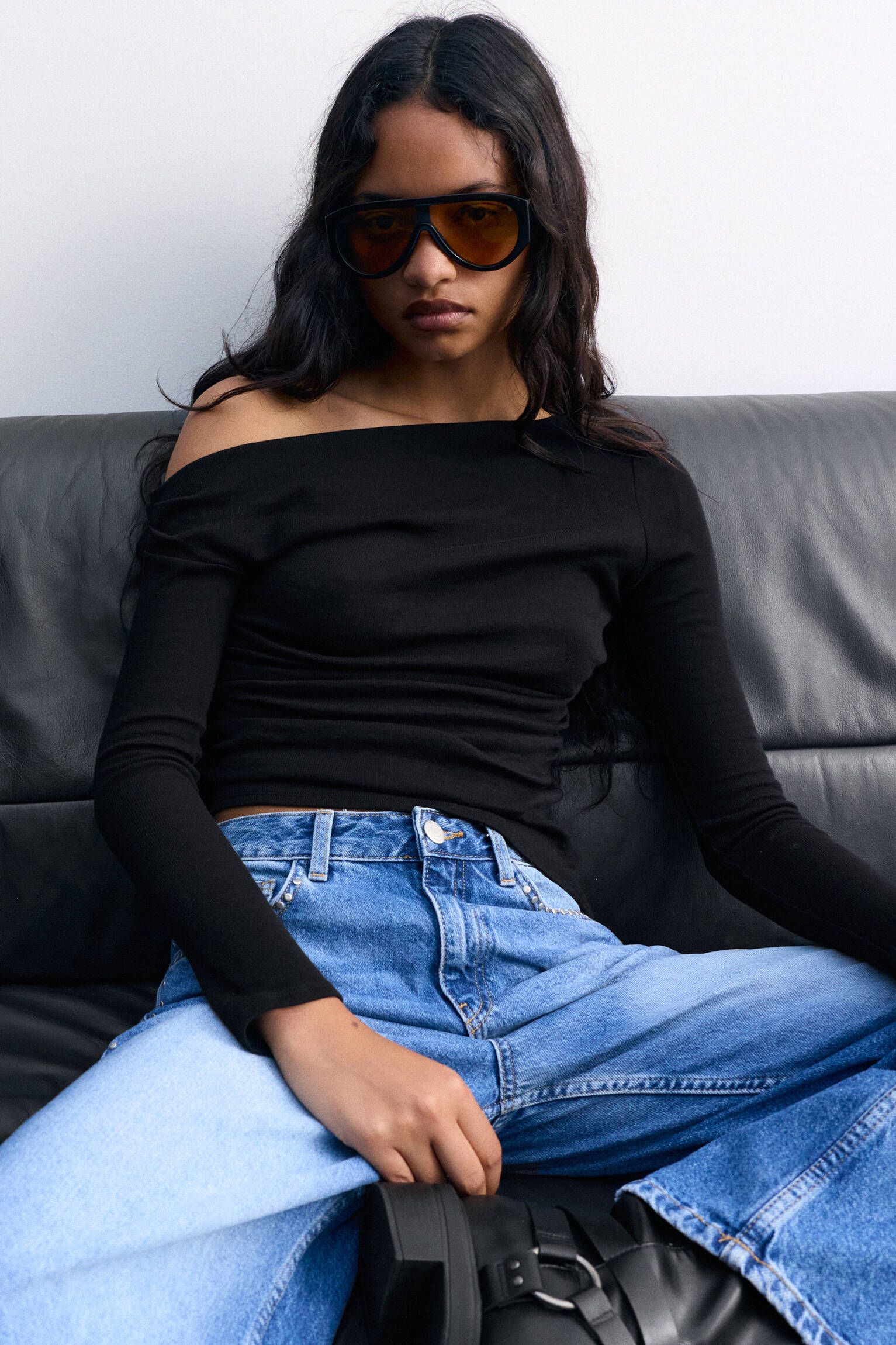 Top asimmetrico a maniche lunghe