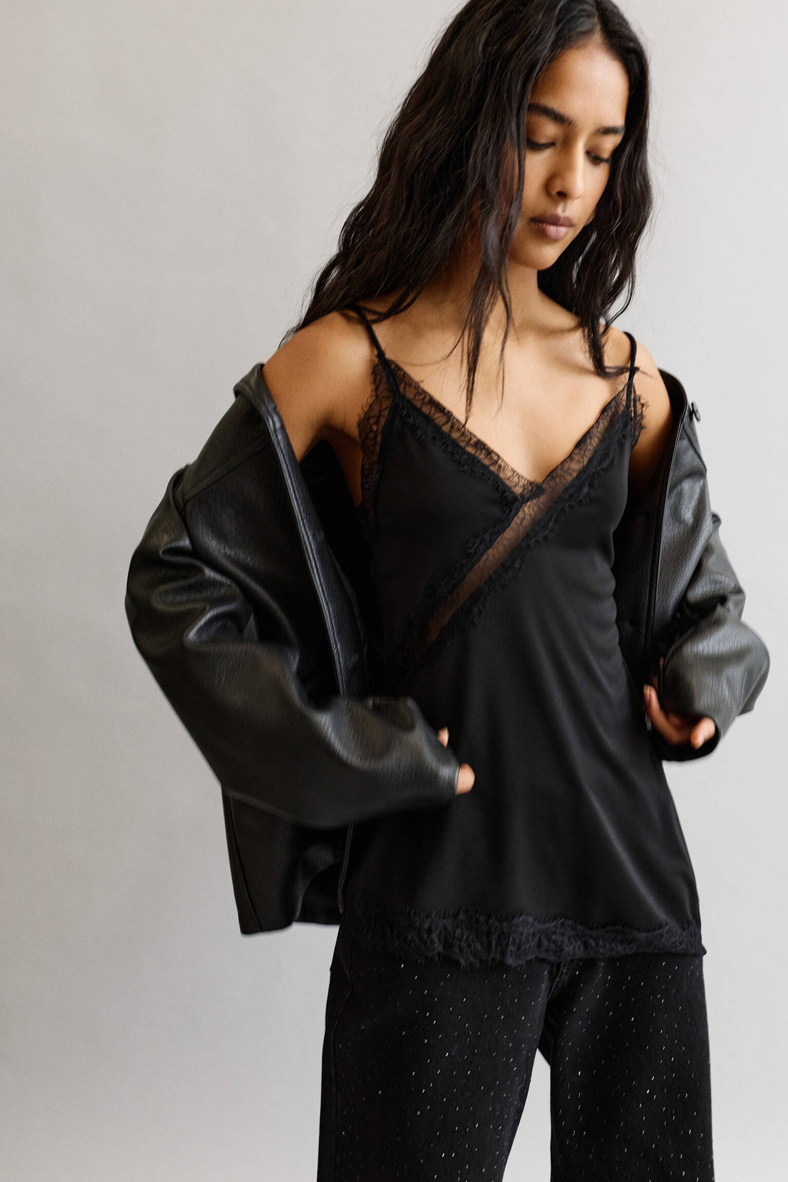 Top asymétrique style lingerie - pull&bear