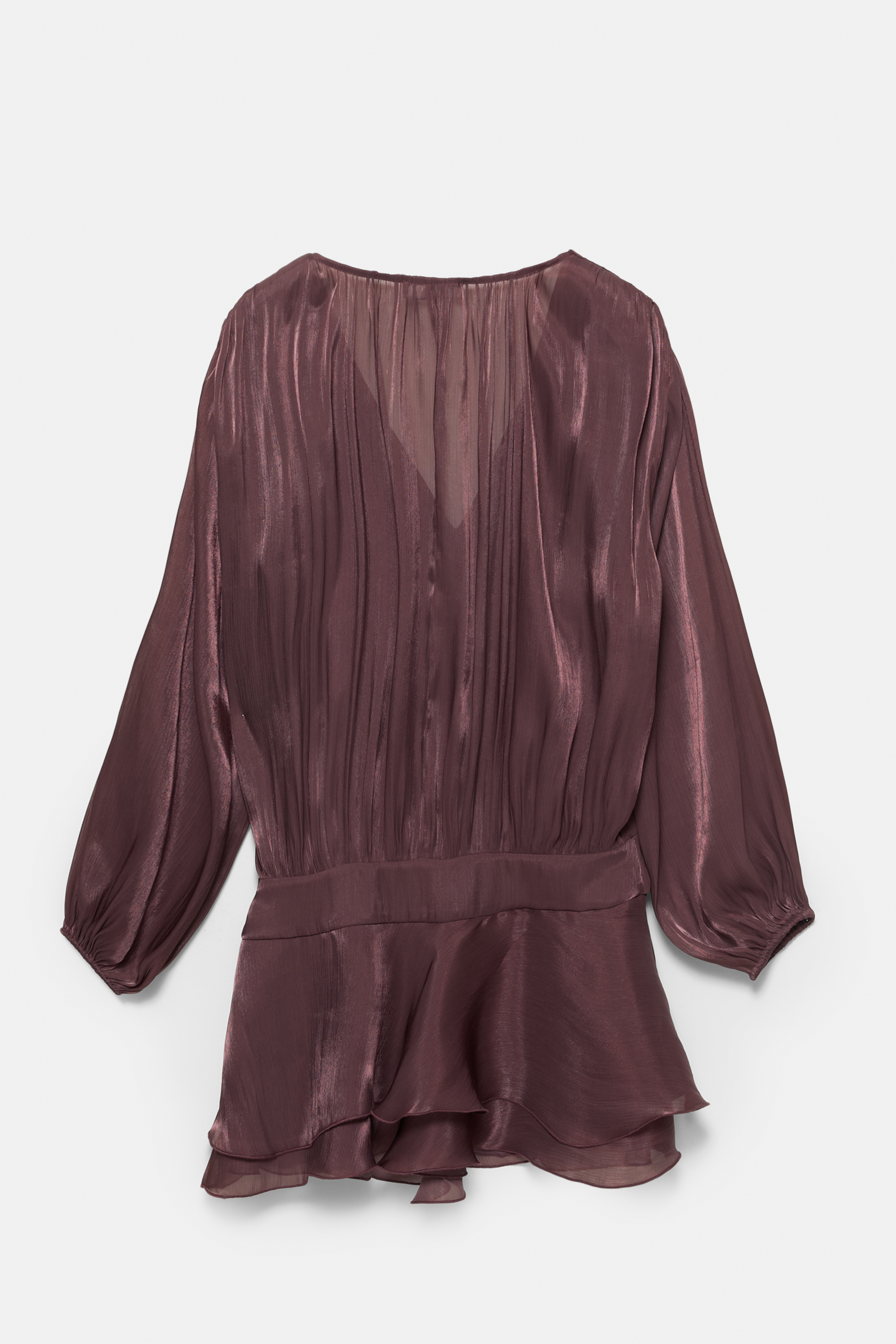 Vestido curto com folhos e brilho