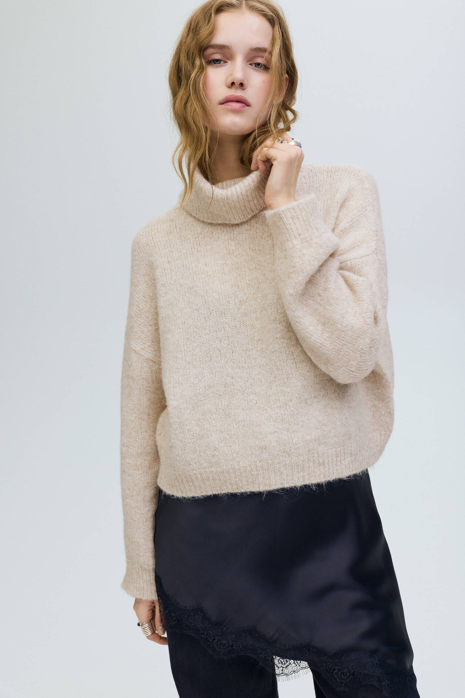 Maglia a collo alto in filo ritorto - PULL&BEAR