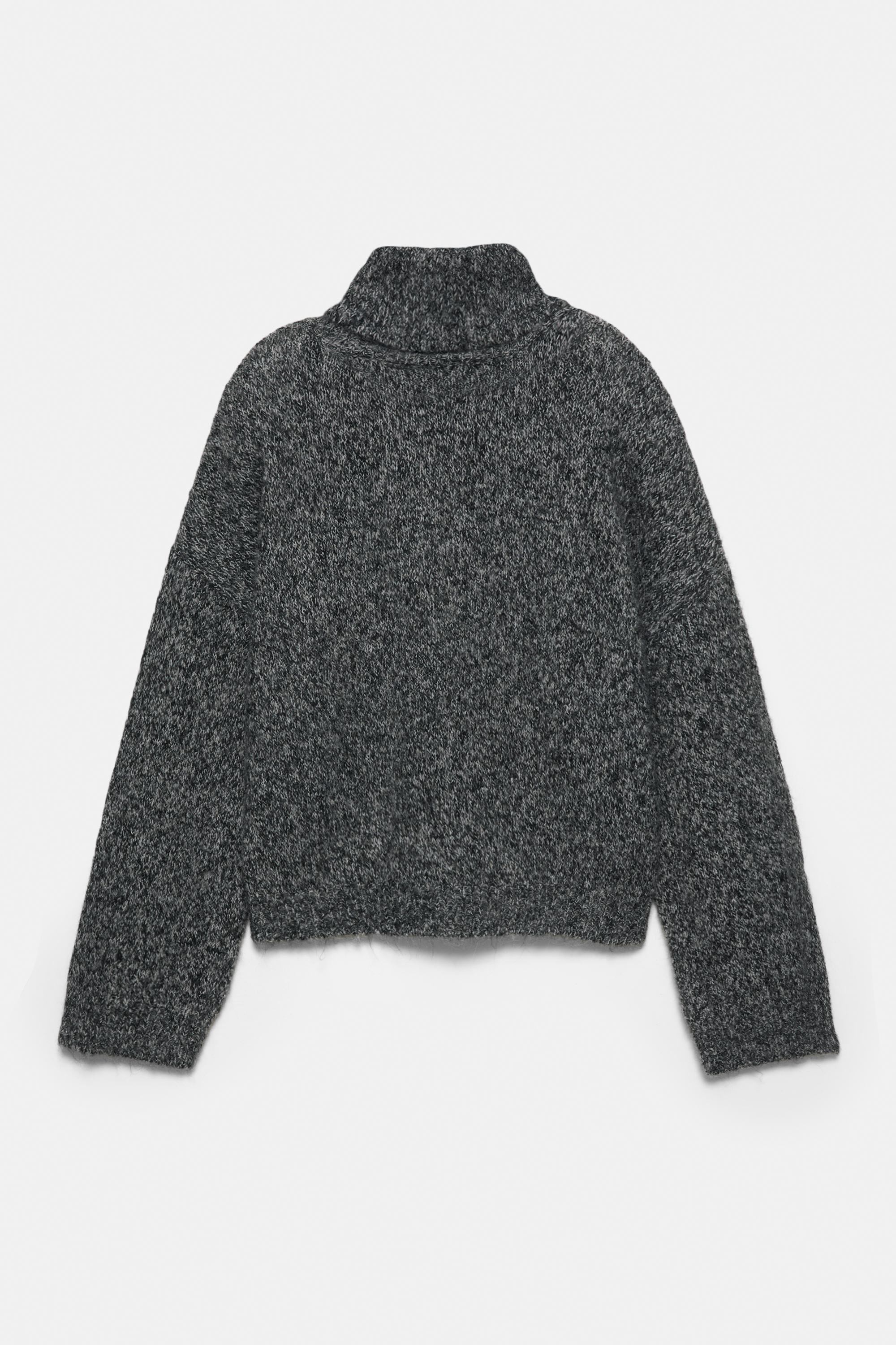 Sweter z golfem ze splotem