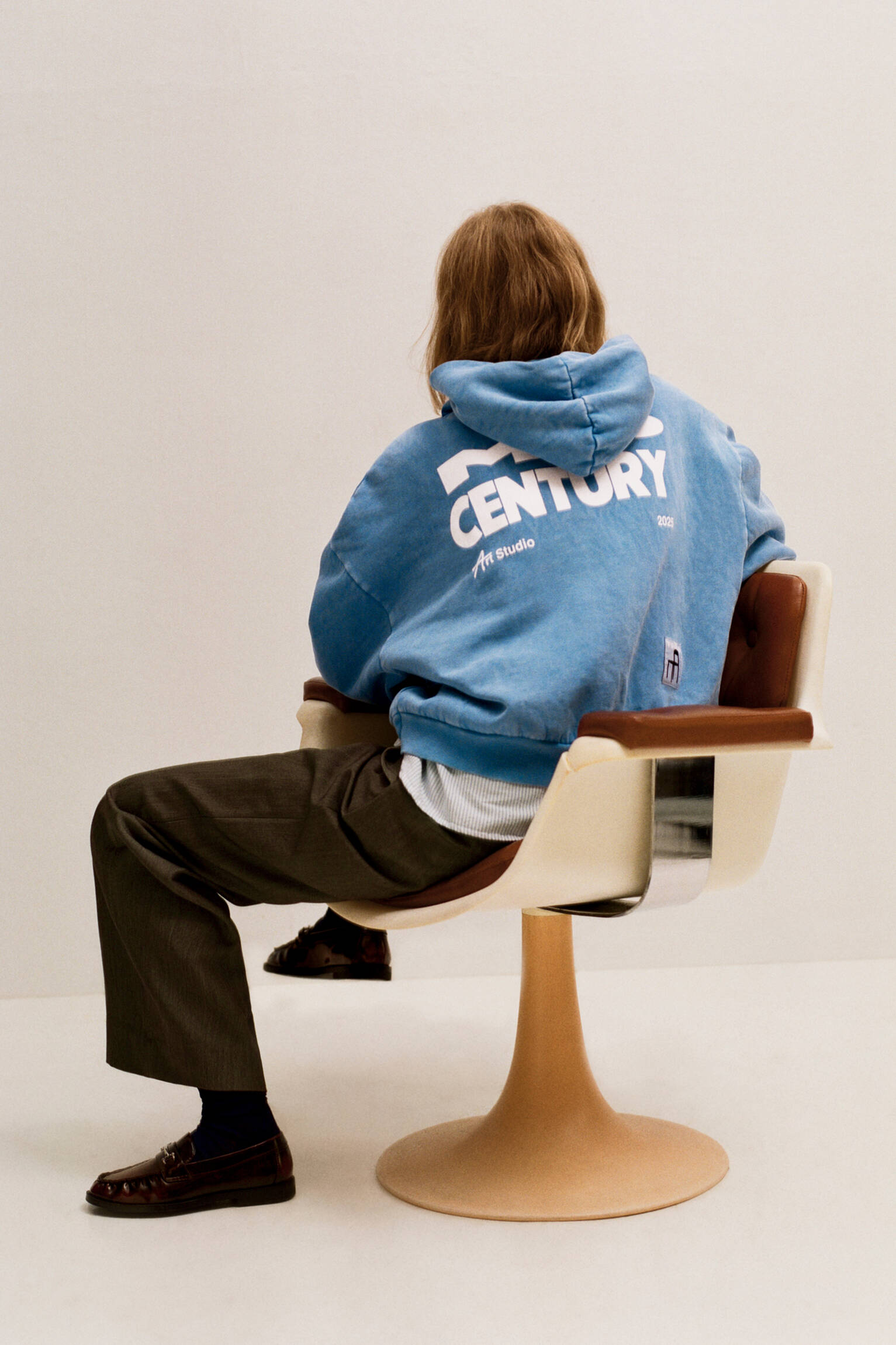 Sweat à capuche graphique Mid Century - pull&bear