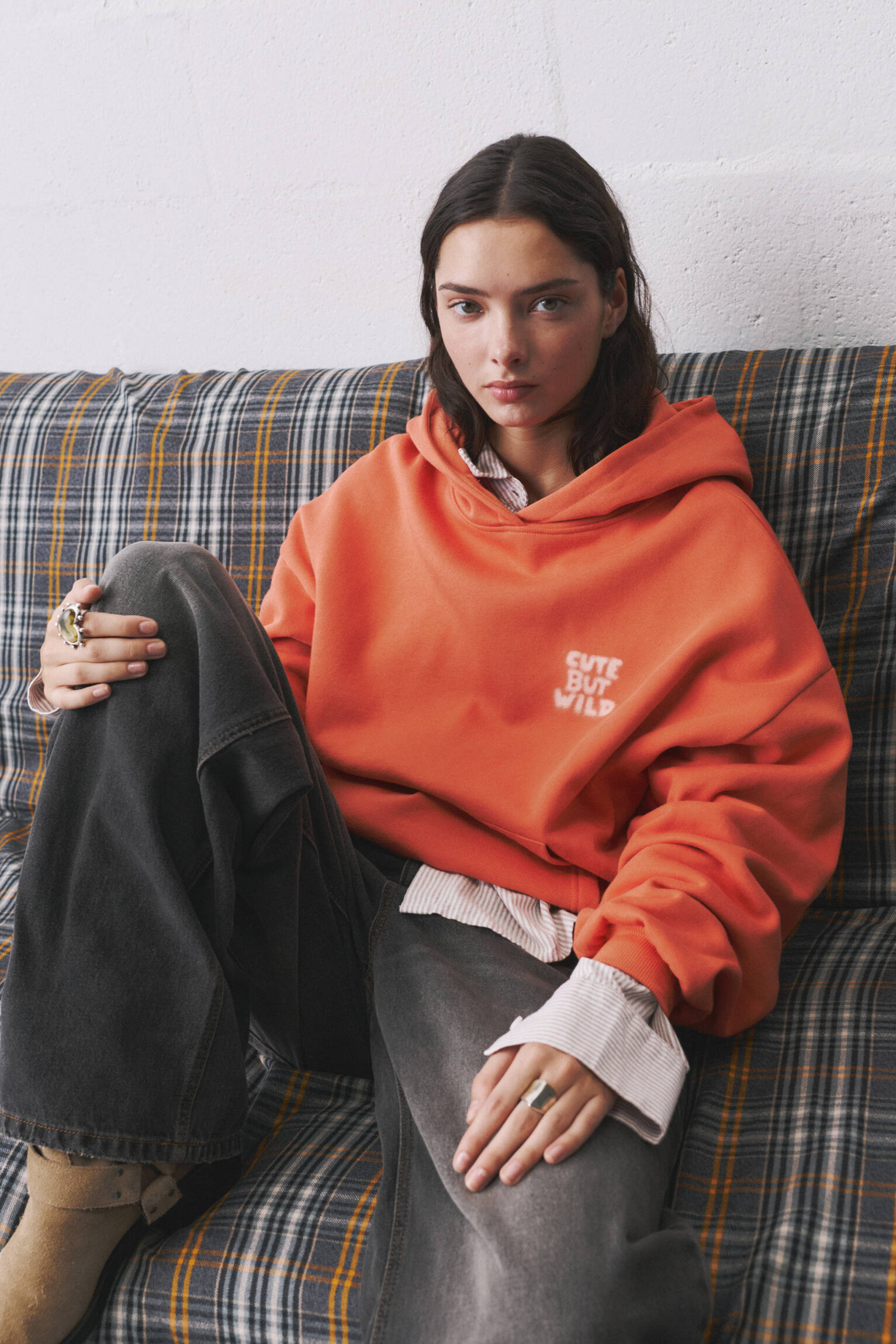 Sweat à capuche texte spray - pull&bear