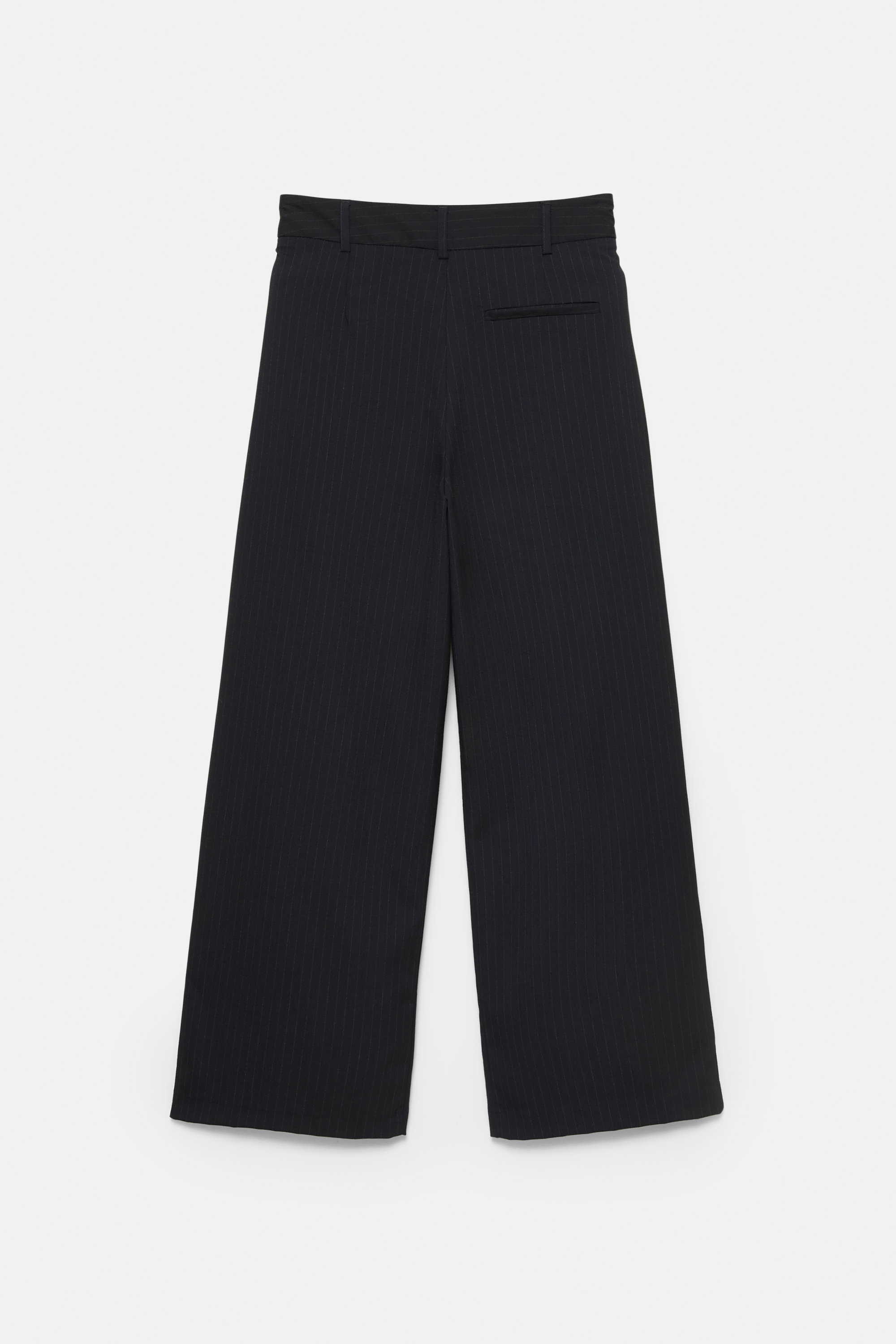 מכנסיים עם קפלים ופסי סיכה