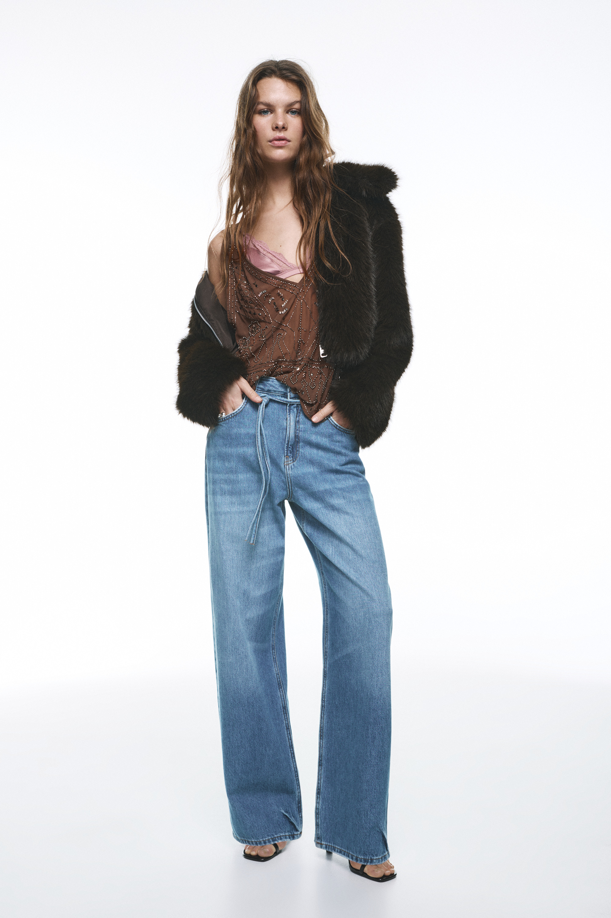 Jeansy baggy ze sznurkiem