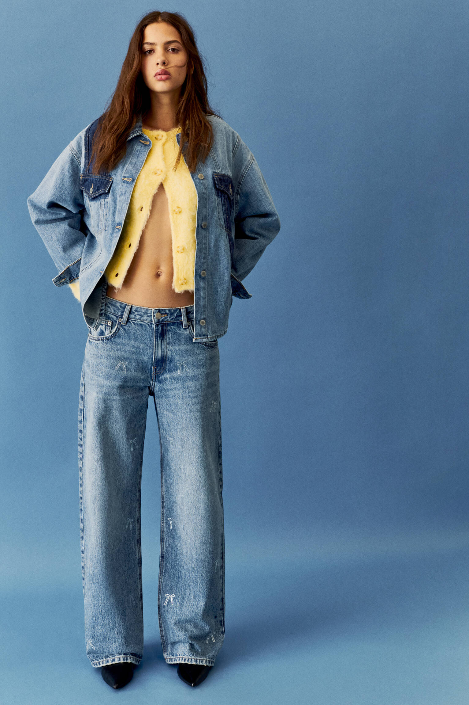 Straight-leg jeans with rhinestone bows PULL&BEAR