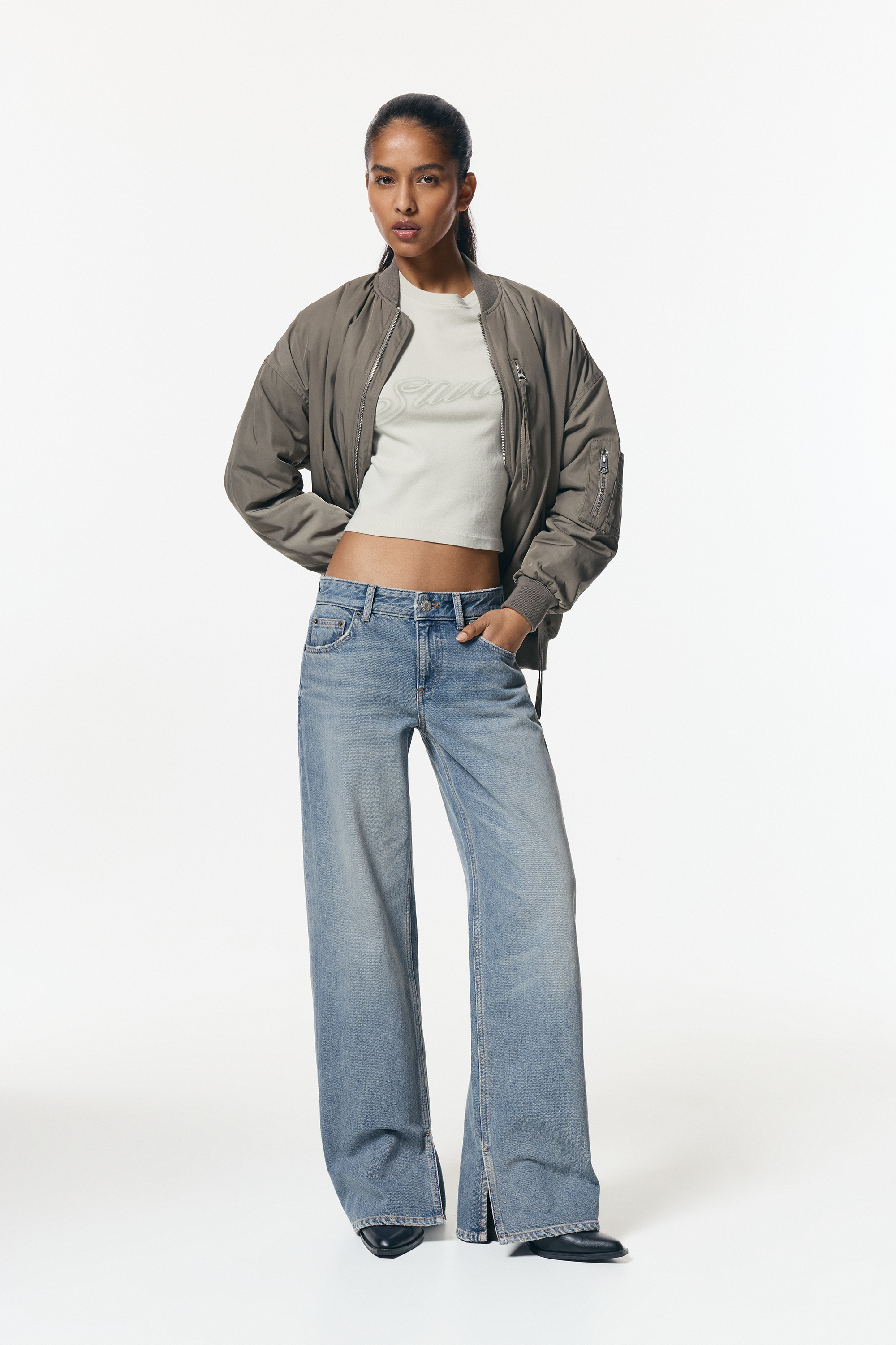 Straight-leg jeans with splits