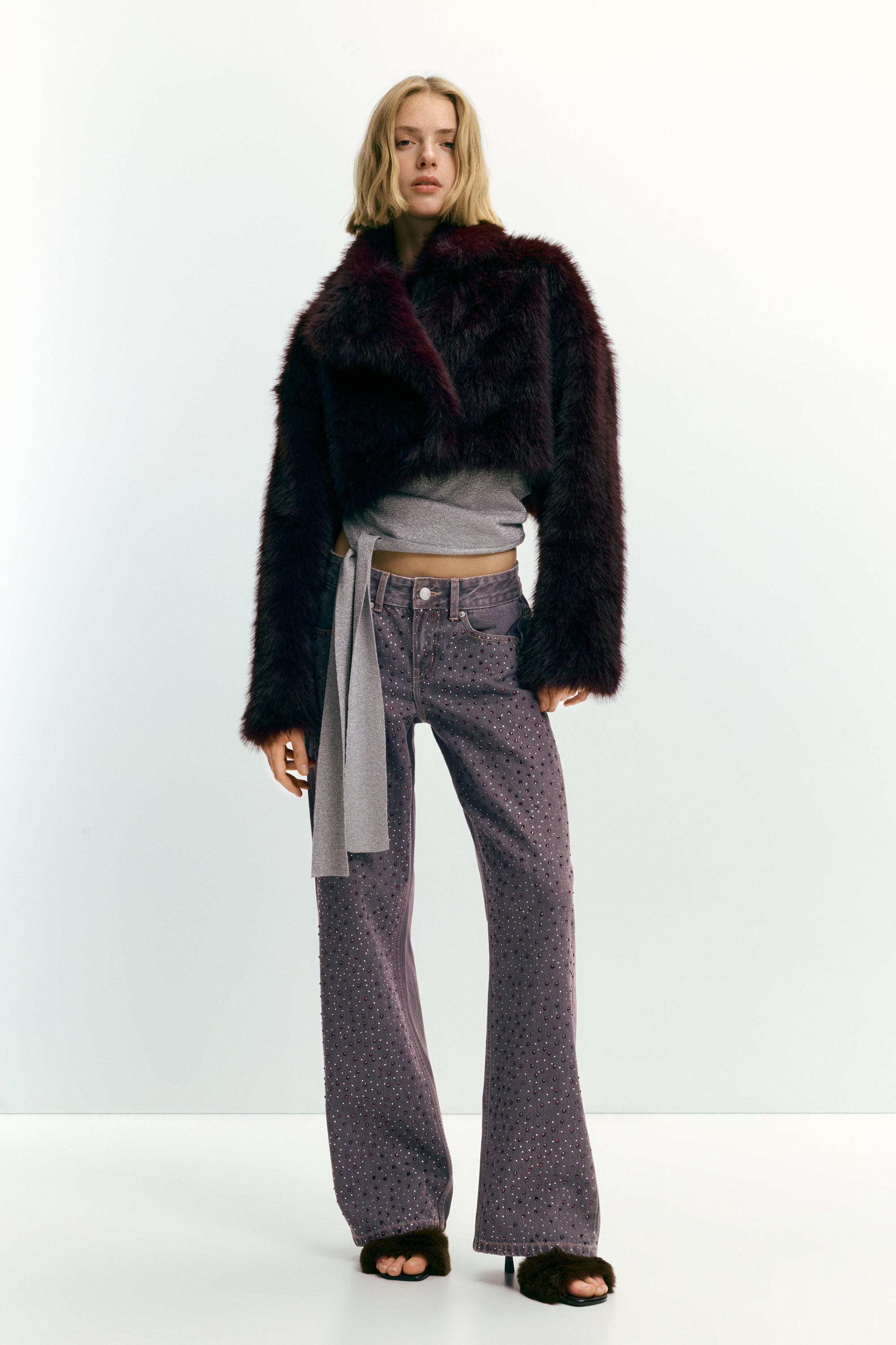 Straight-leg jeans with rhinestone detail