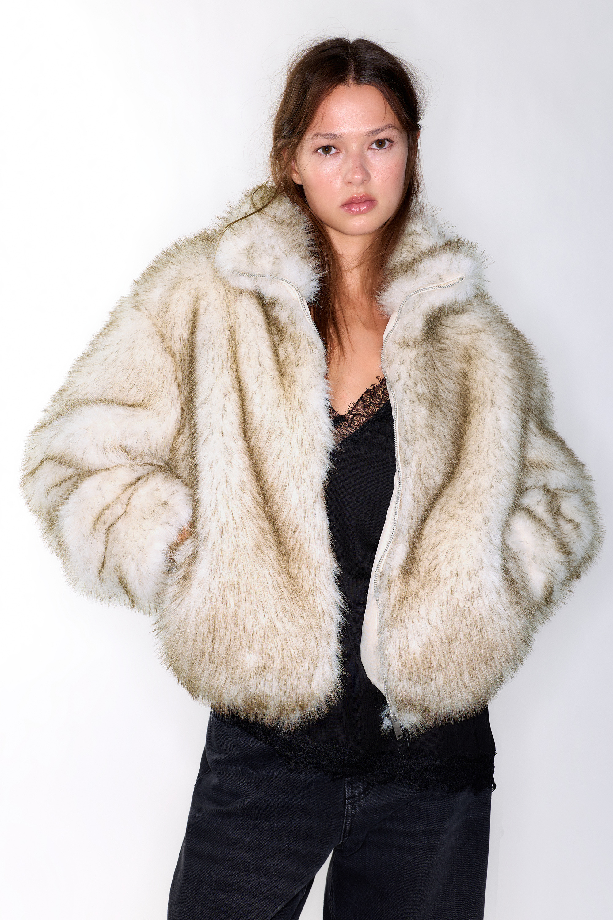 جاكيت فراء اصطناعي بسحاب