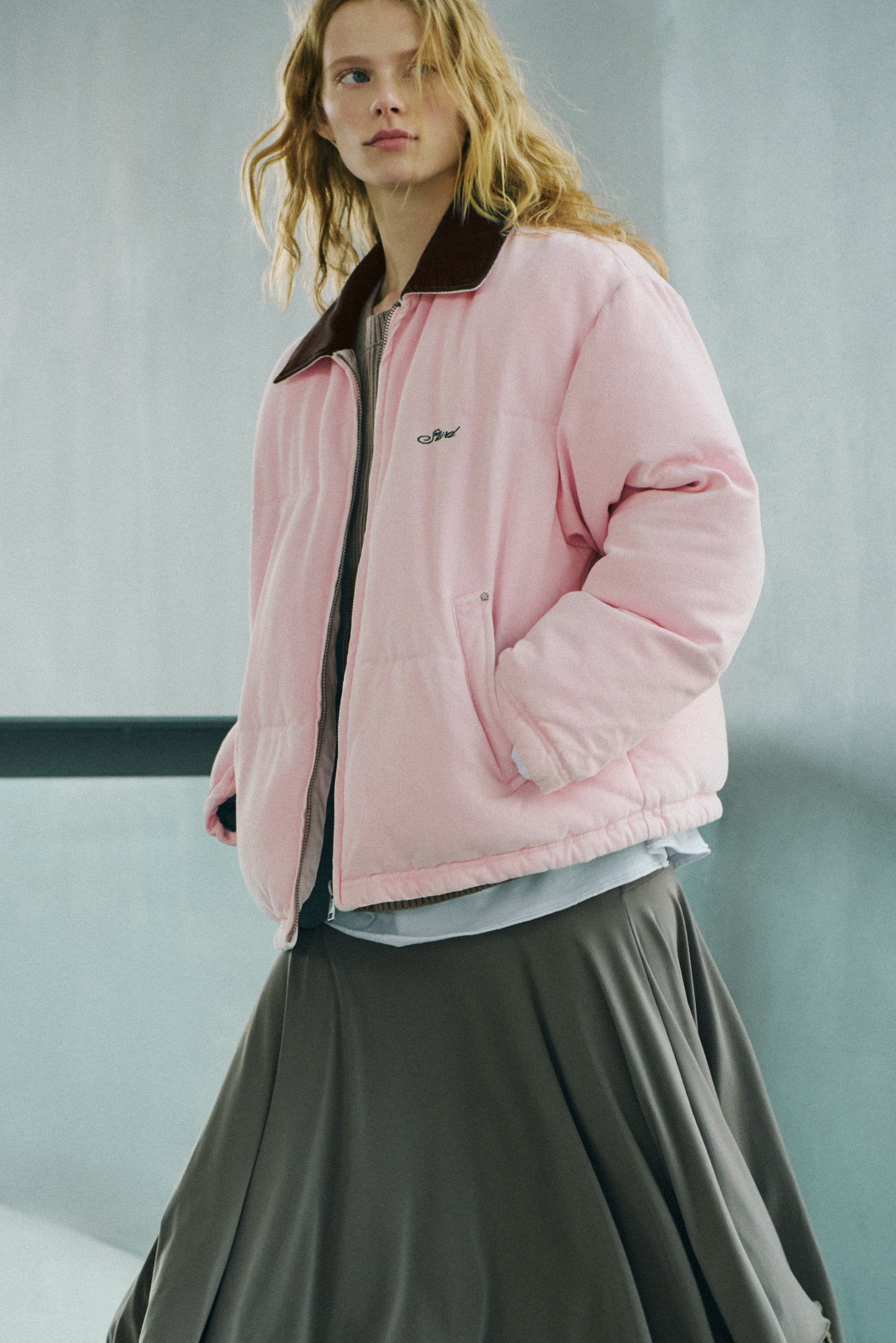 Pikowana kurtka STWD z kontrastami