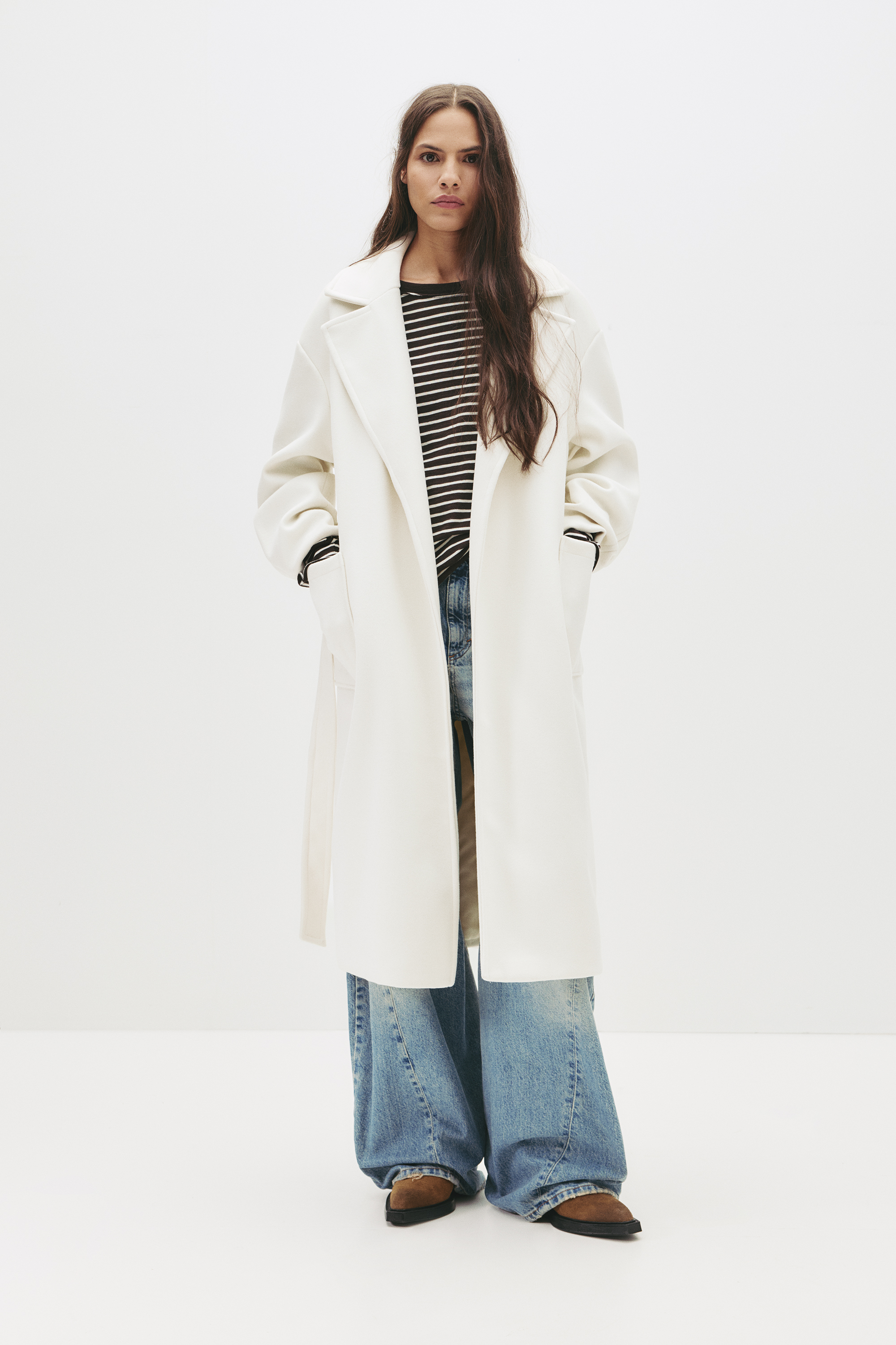 Long felt coat with belt