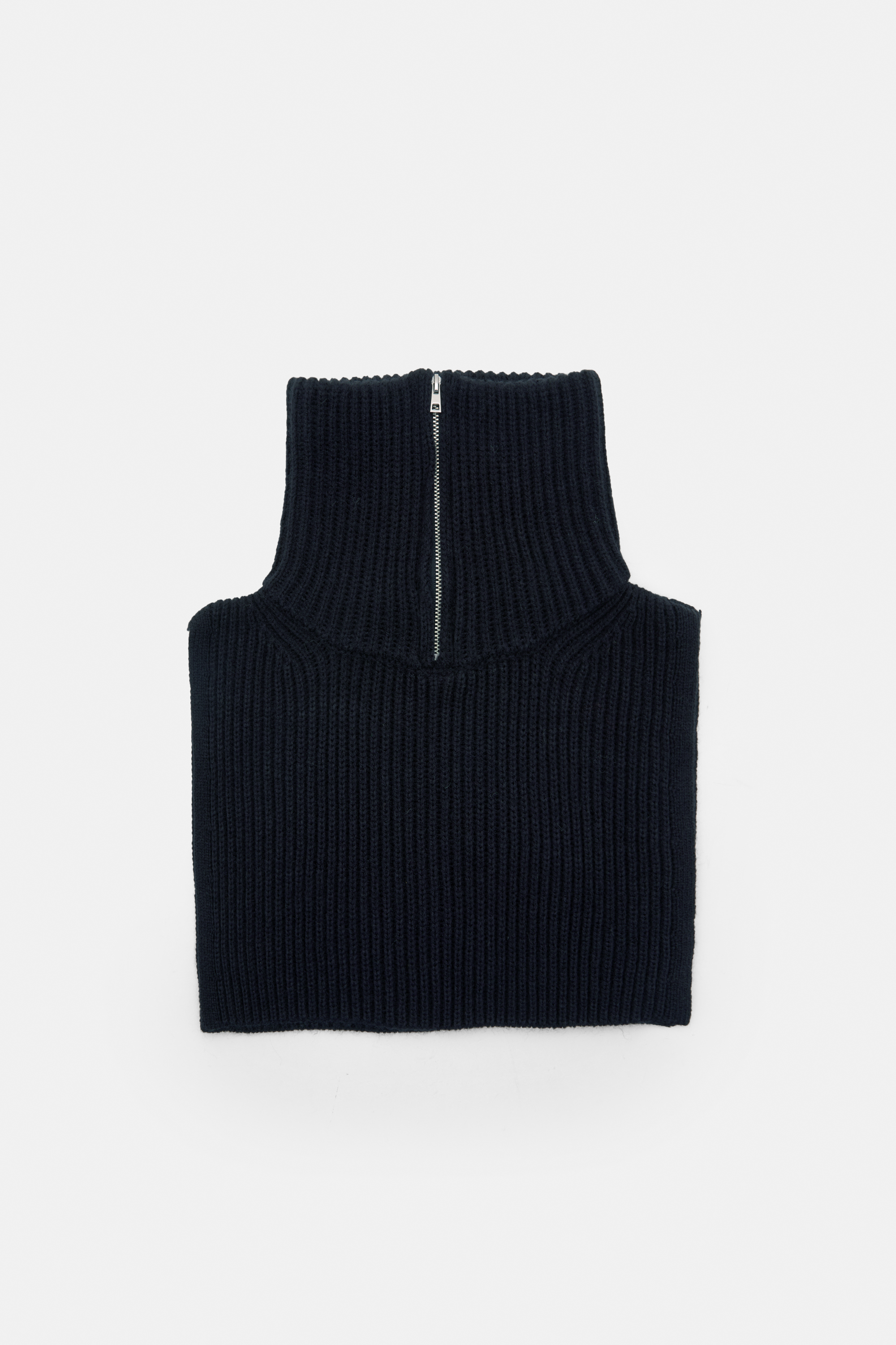 Col plastron en maille