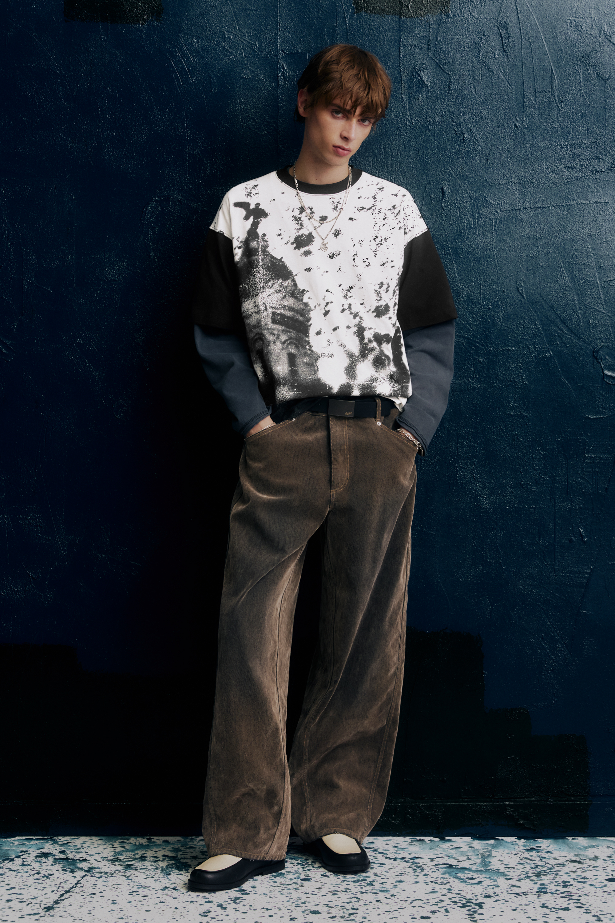 تيشرت بطبعة صورية للمدينة