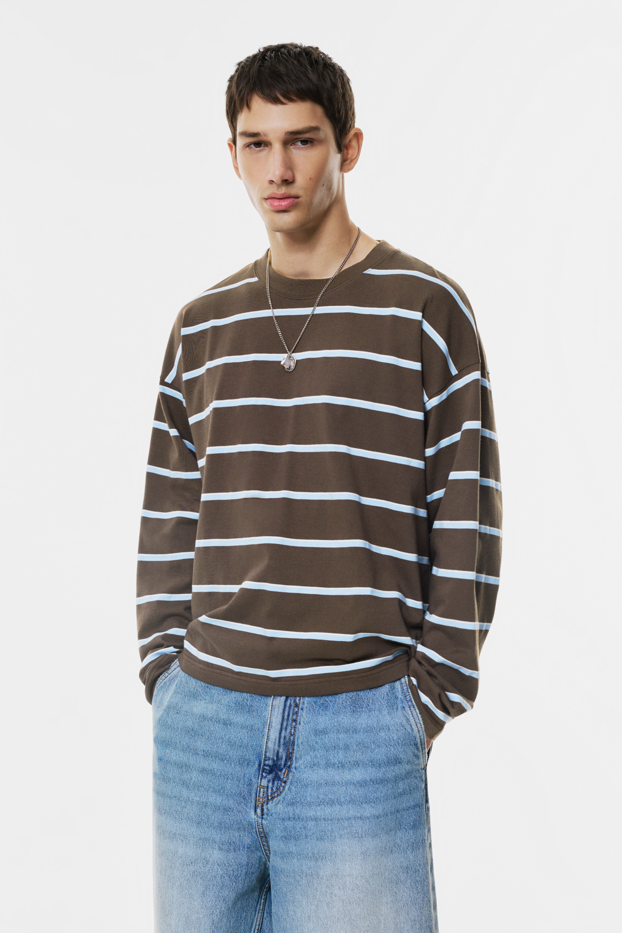 تيشرت مقلم بأكمام طويلة