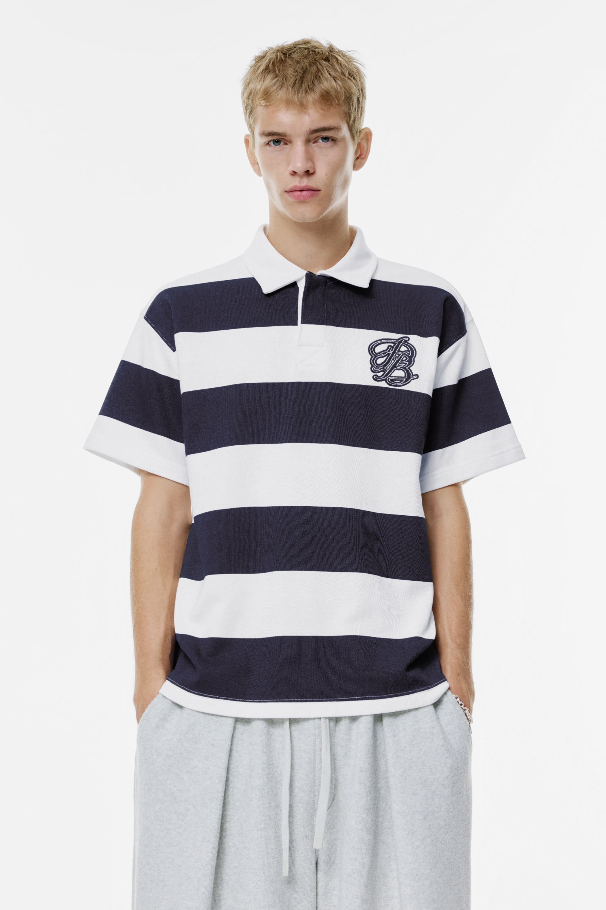 Ριγέ κοντομάνικη μπλούζα πόλο