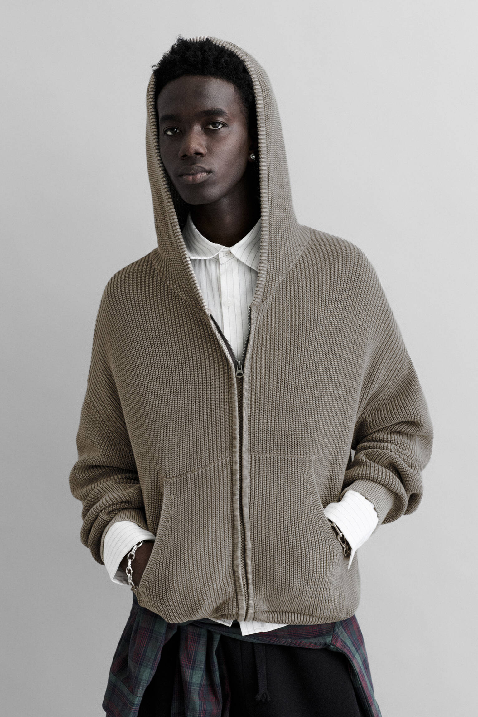 Veste en maille à capuche et fermeture Éclair