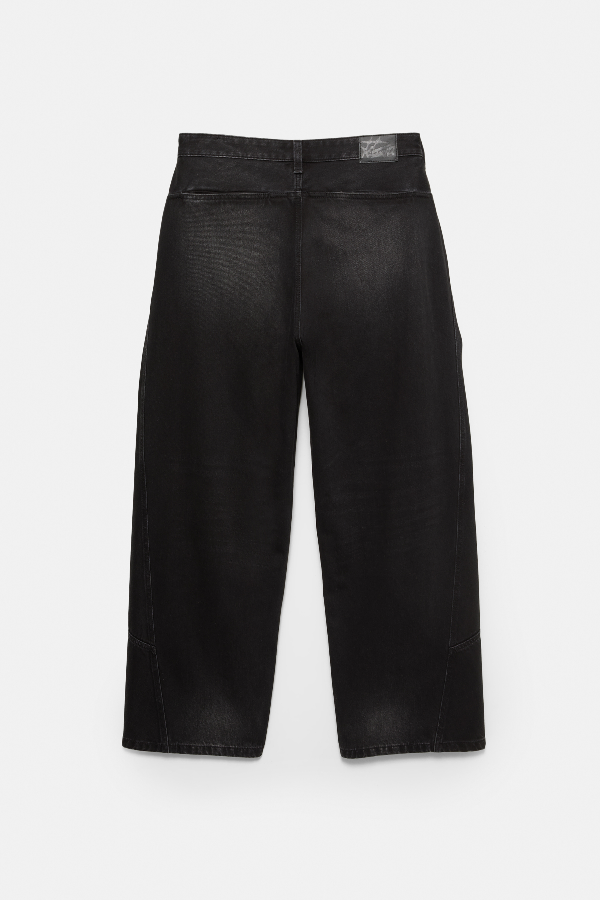 Baggy Jeans mit Falten