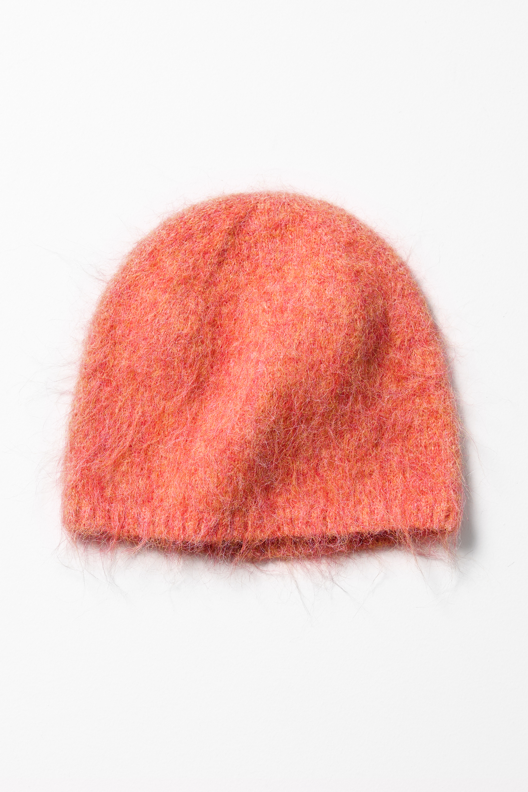 BEANIE AUS STRICK MIT FELL