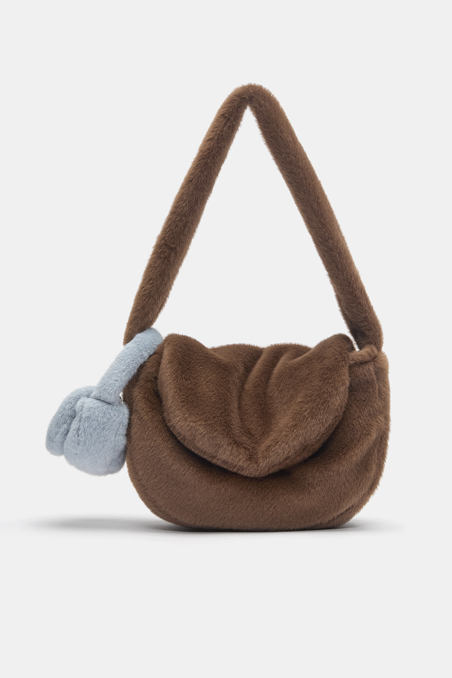 Schultertasche mit Fell-Verzierung