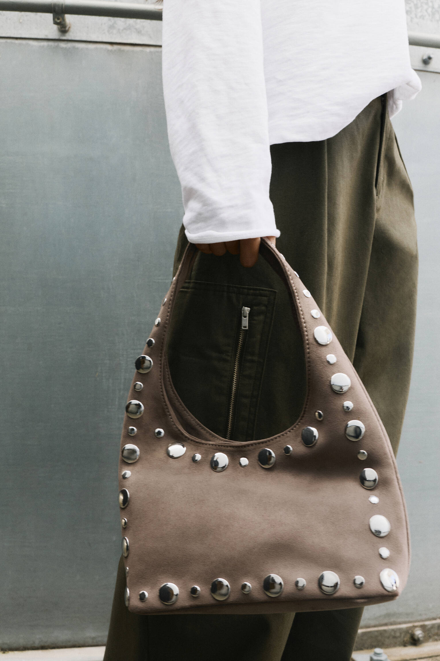 Sac porté épaule clous