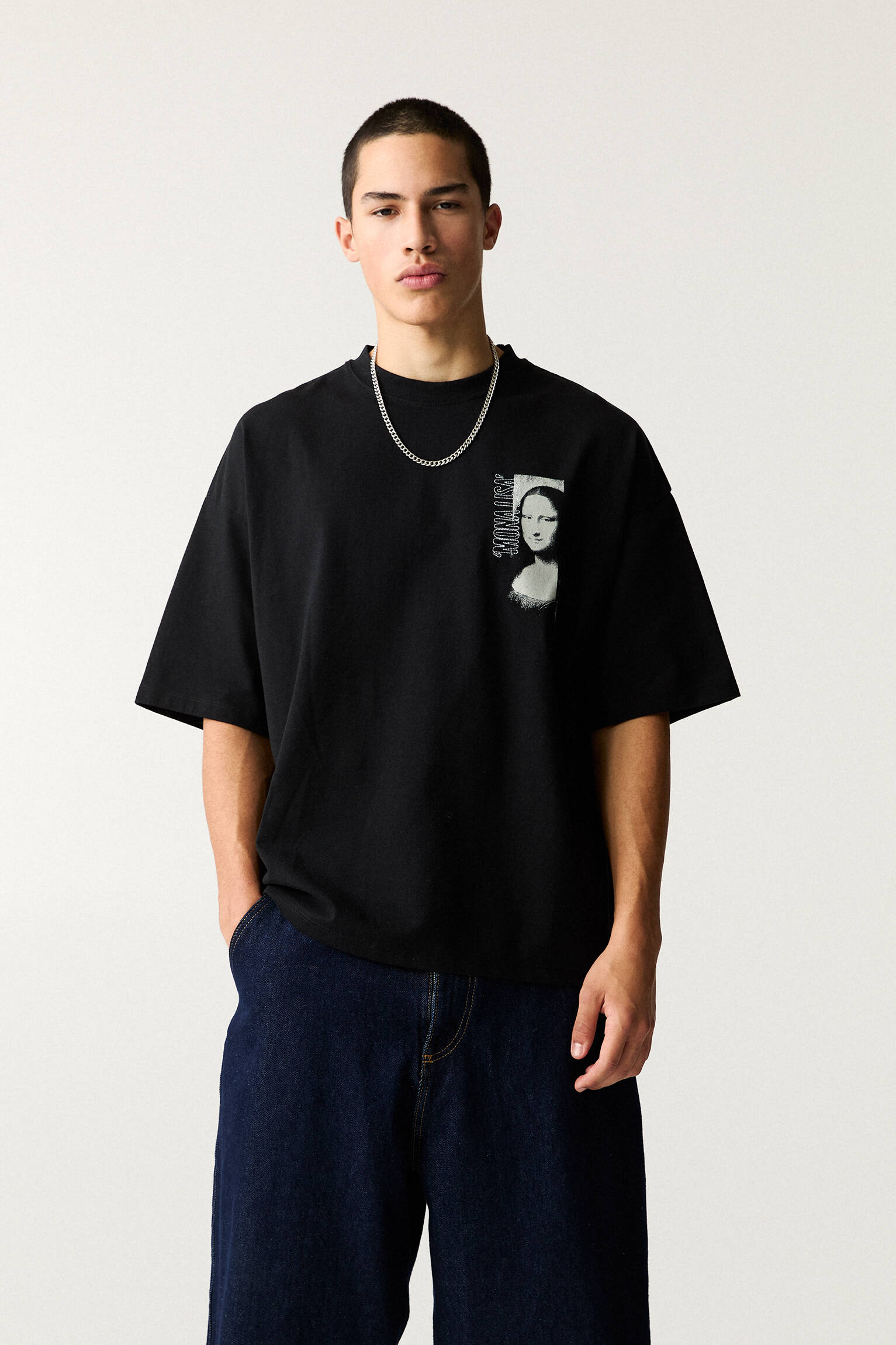 mona lisa pull and bear