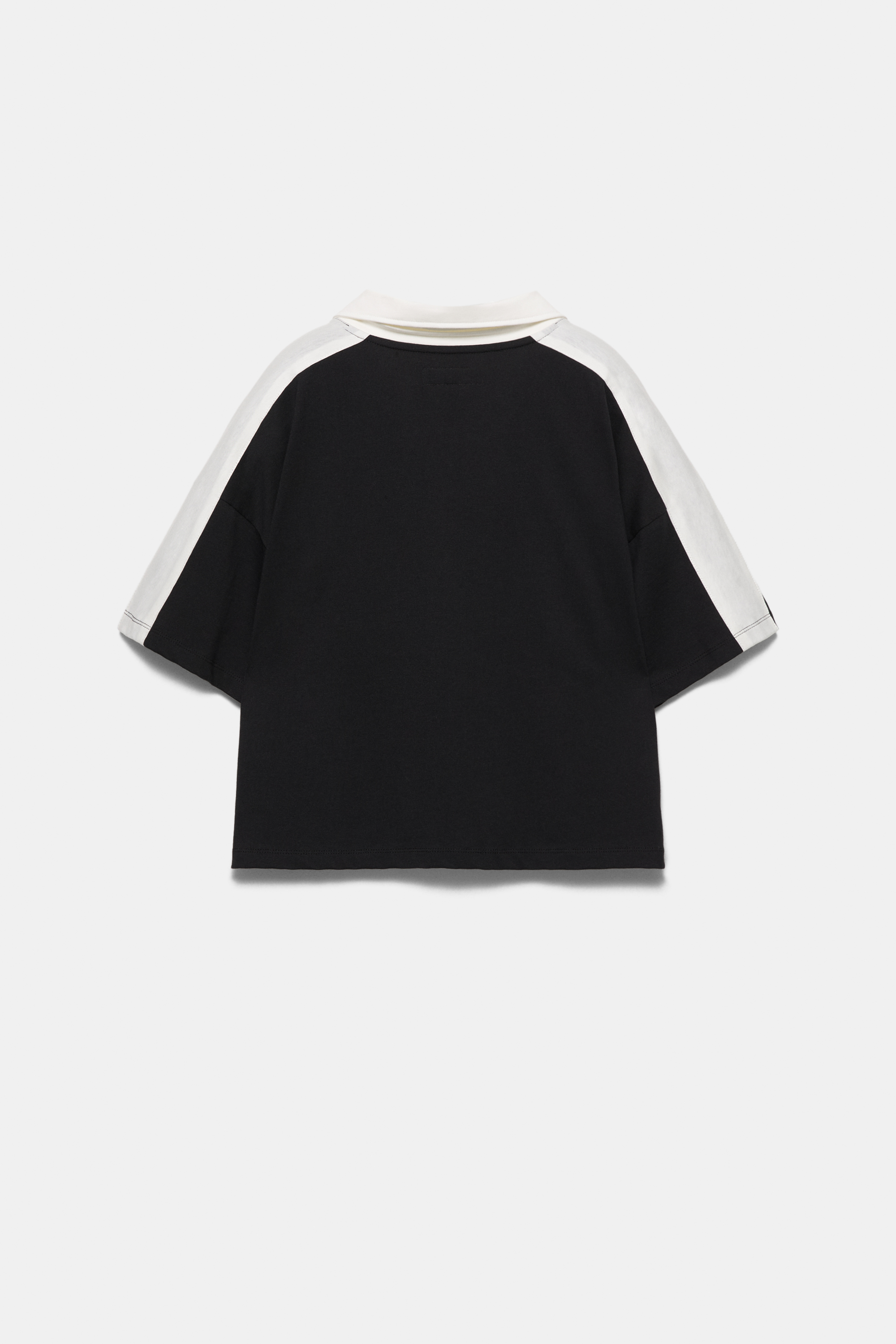 Kaus polo kombinasi gambar cetak