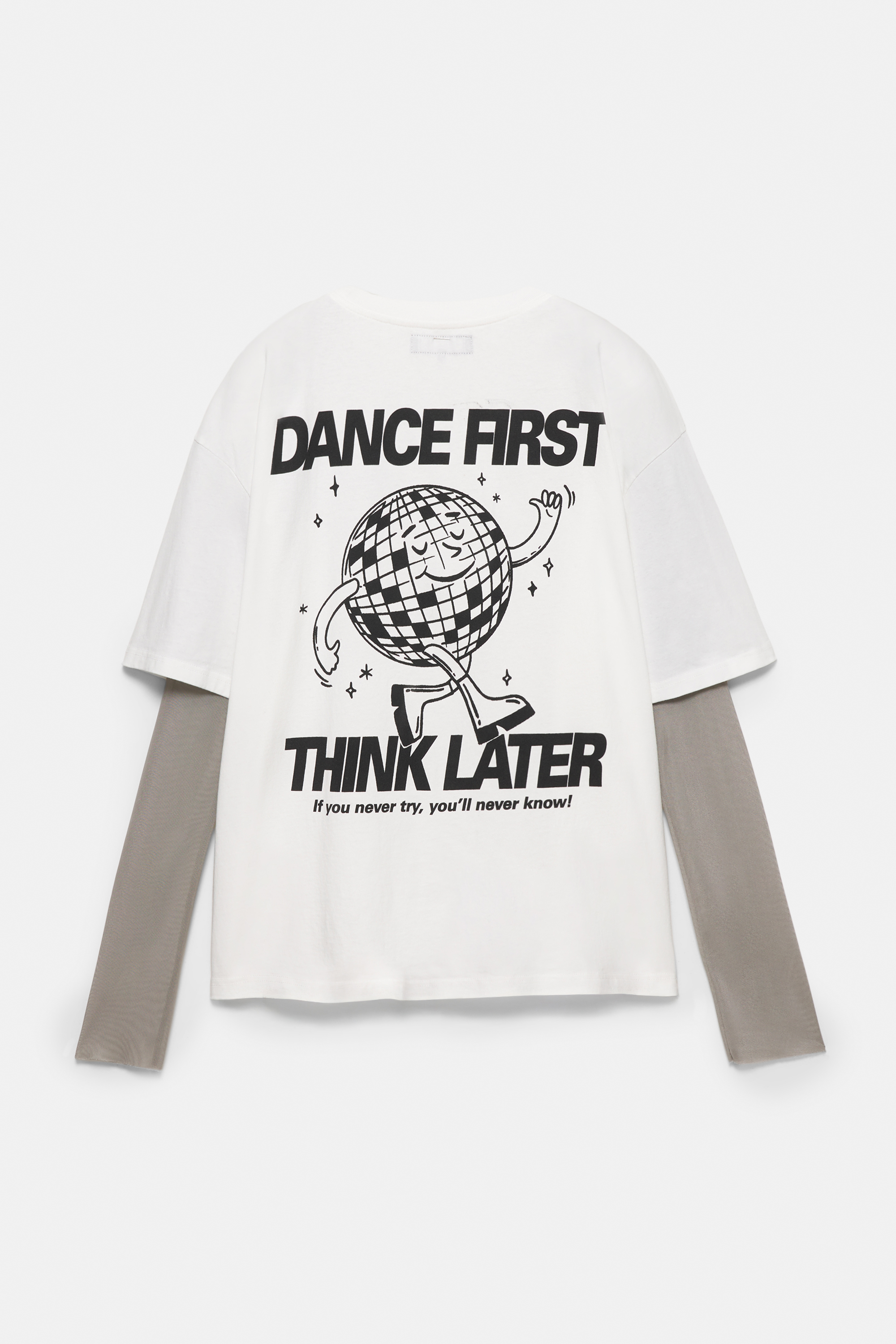 T-shirt manga dupla com texto