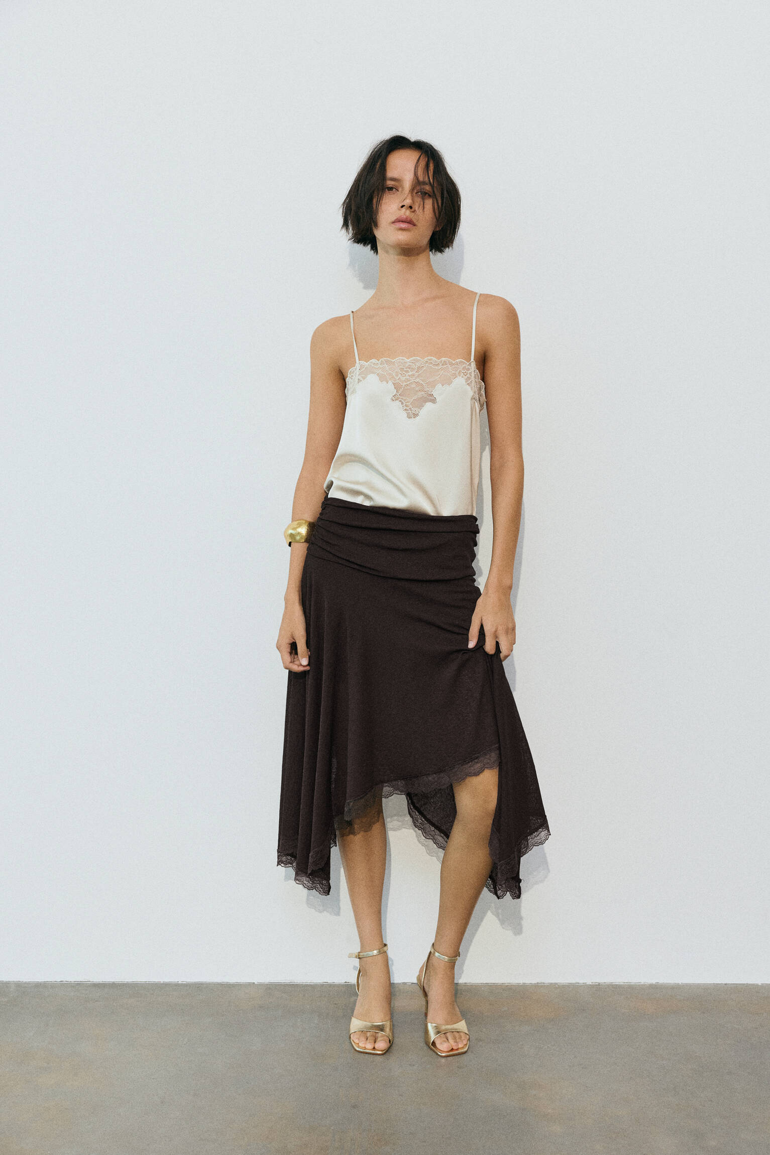 Asimetrik dantelli midi etek - Görsel 36