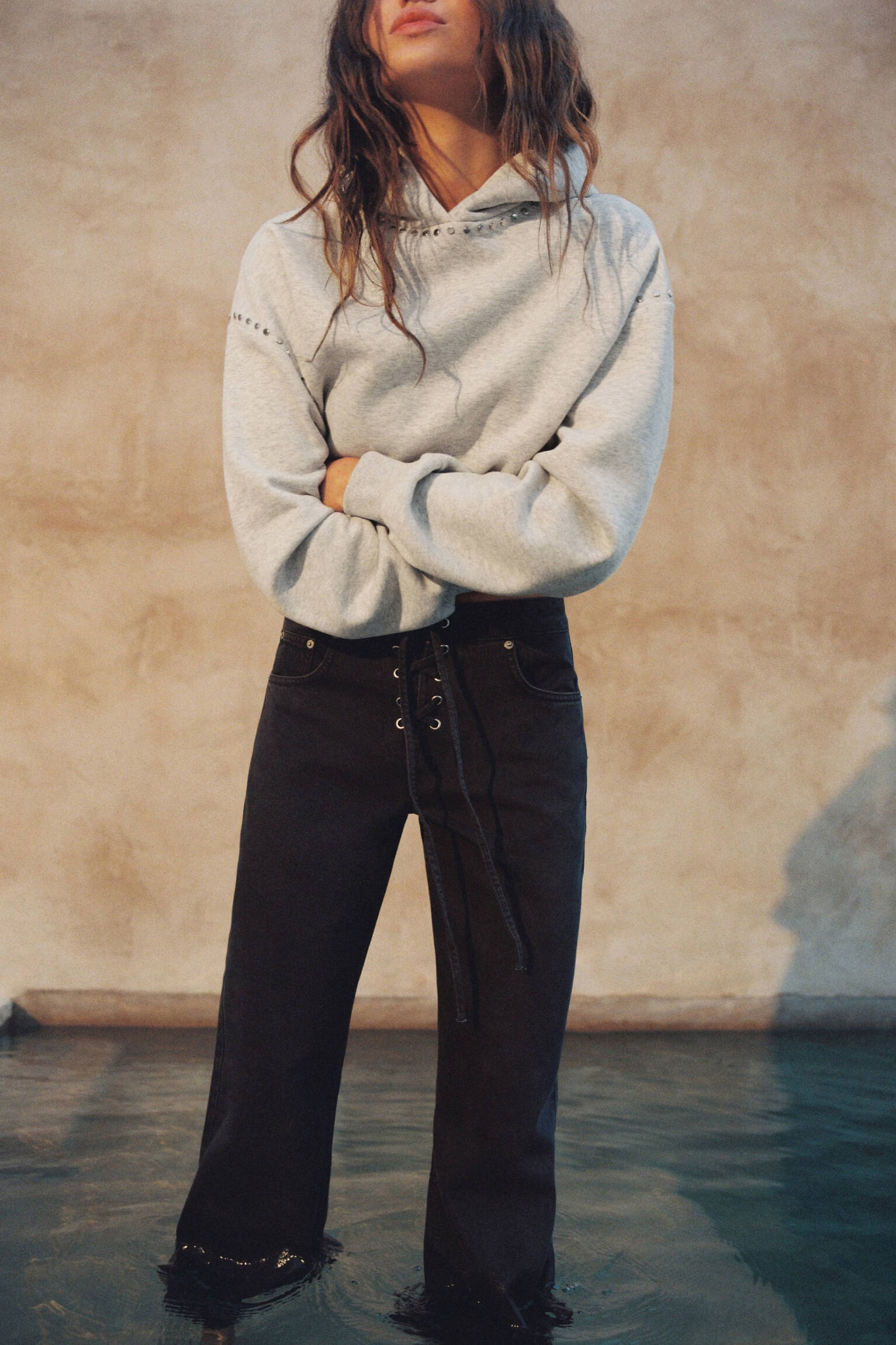 Sweat à capuche et clous - Pull&Bear France