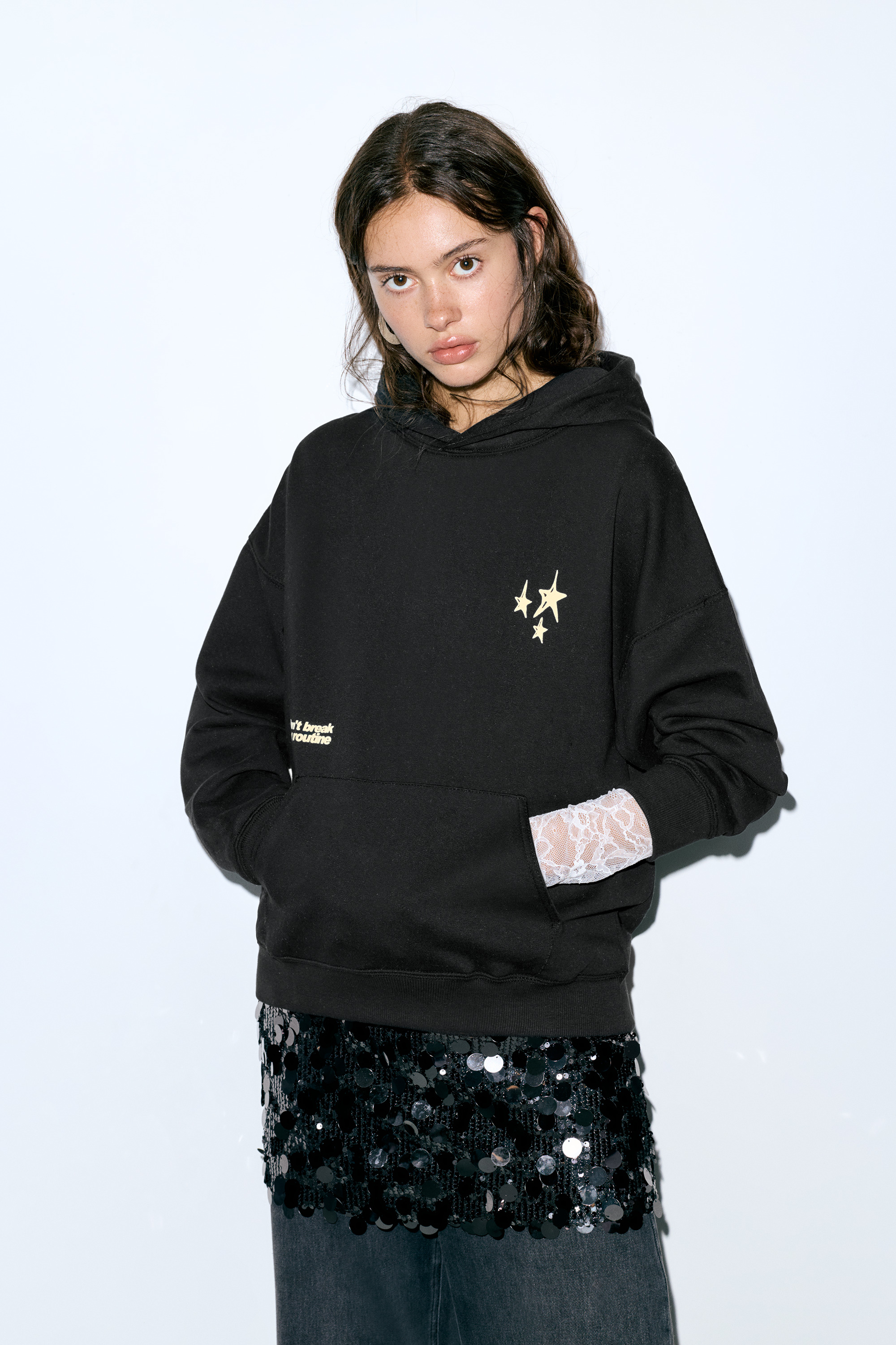 Bluza z kapturem w gwiazdki