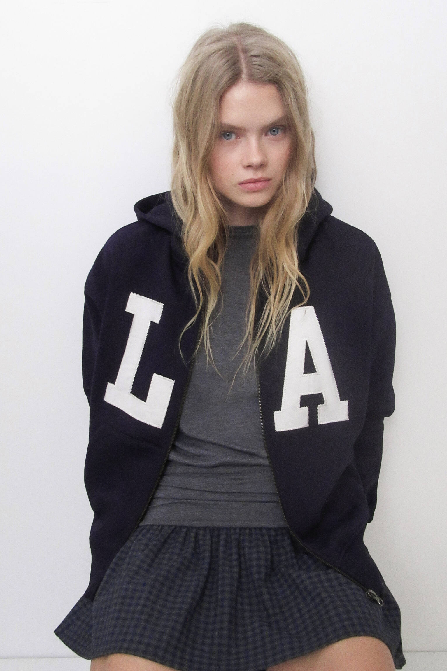 Grafik fermuarlı kapüşonlu sweatshirt - Görsel 20