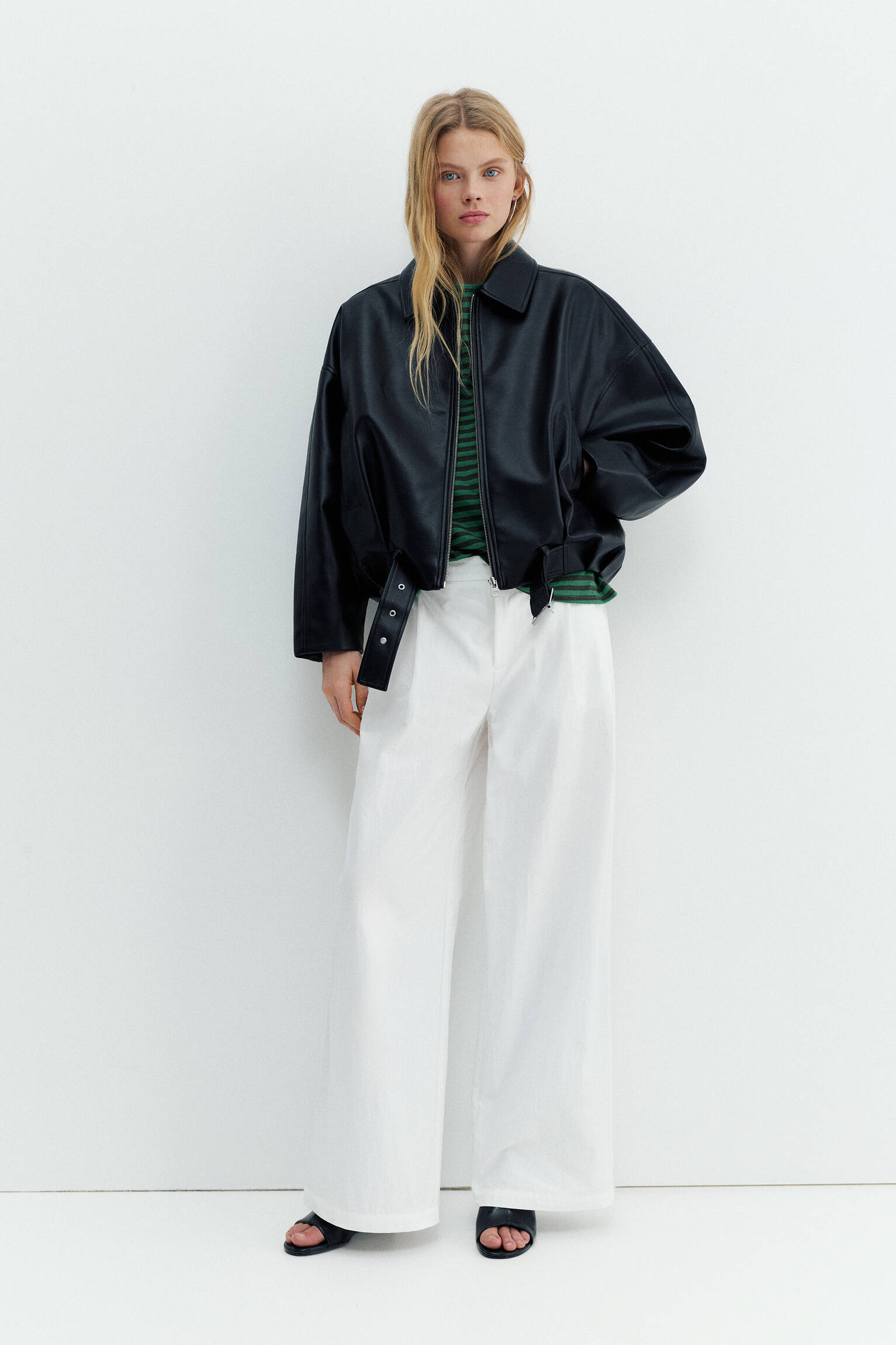 Witte broek met dubbele bandplooi - Pull&Bear The Netherlands