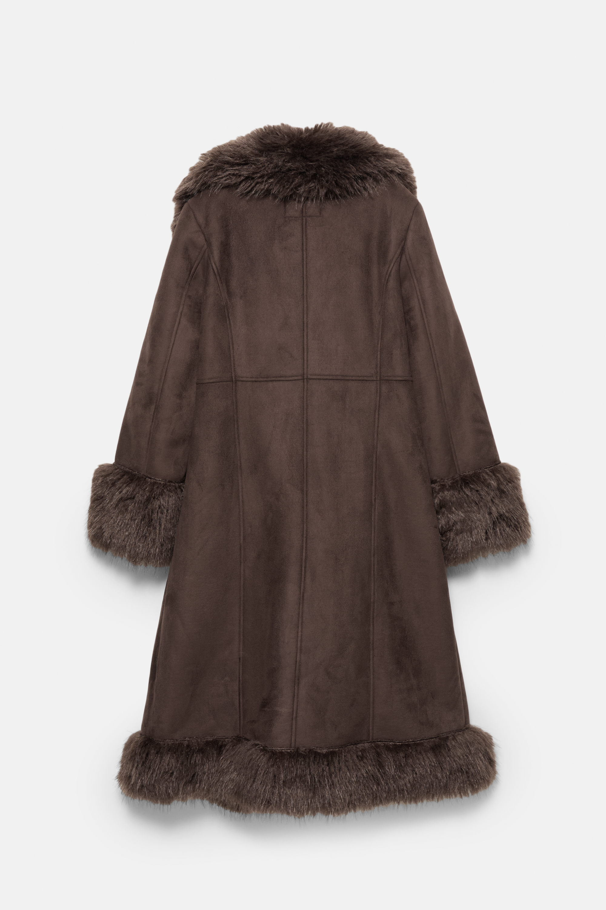 Μακρύ παλτό με συνδυασμό συνθετικής γούνας