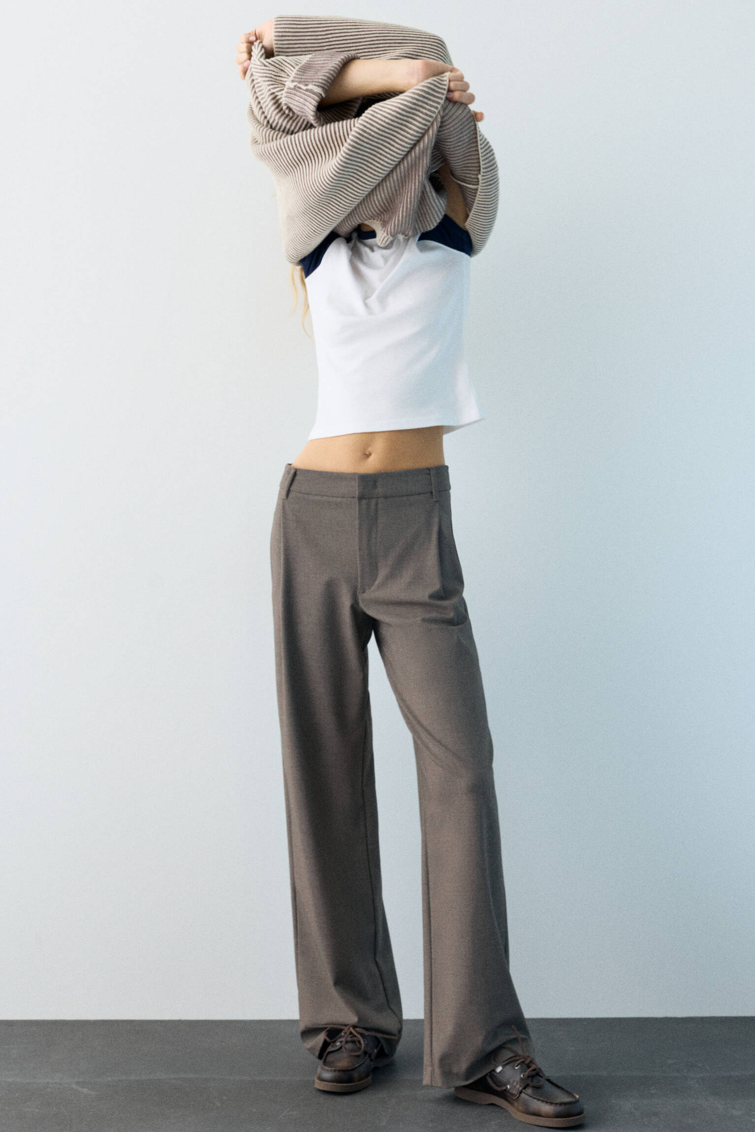 Pantalón de vestir pinzas - Pull&Bear España