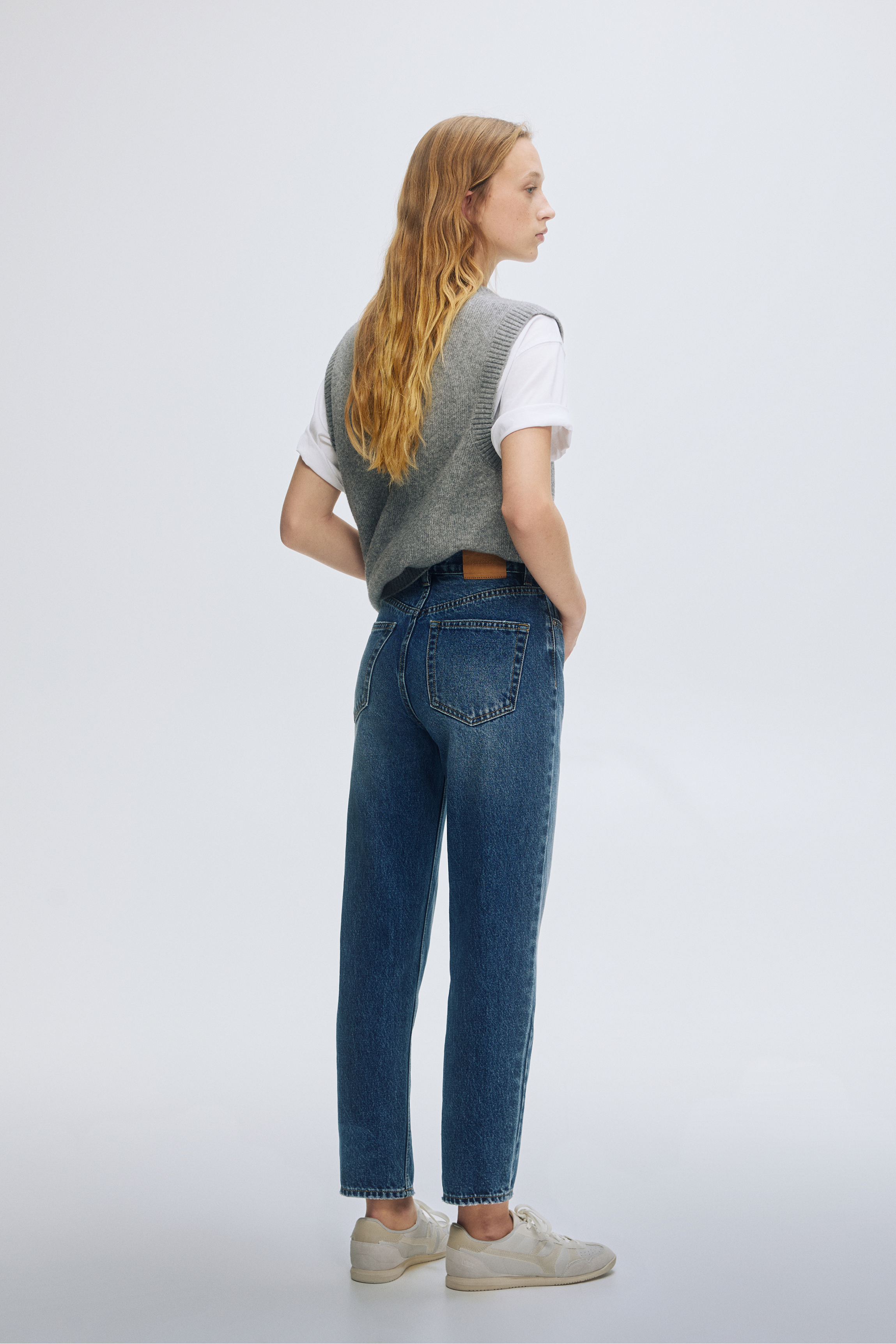 جينز قصة موم فيت بخصر عالٍ