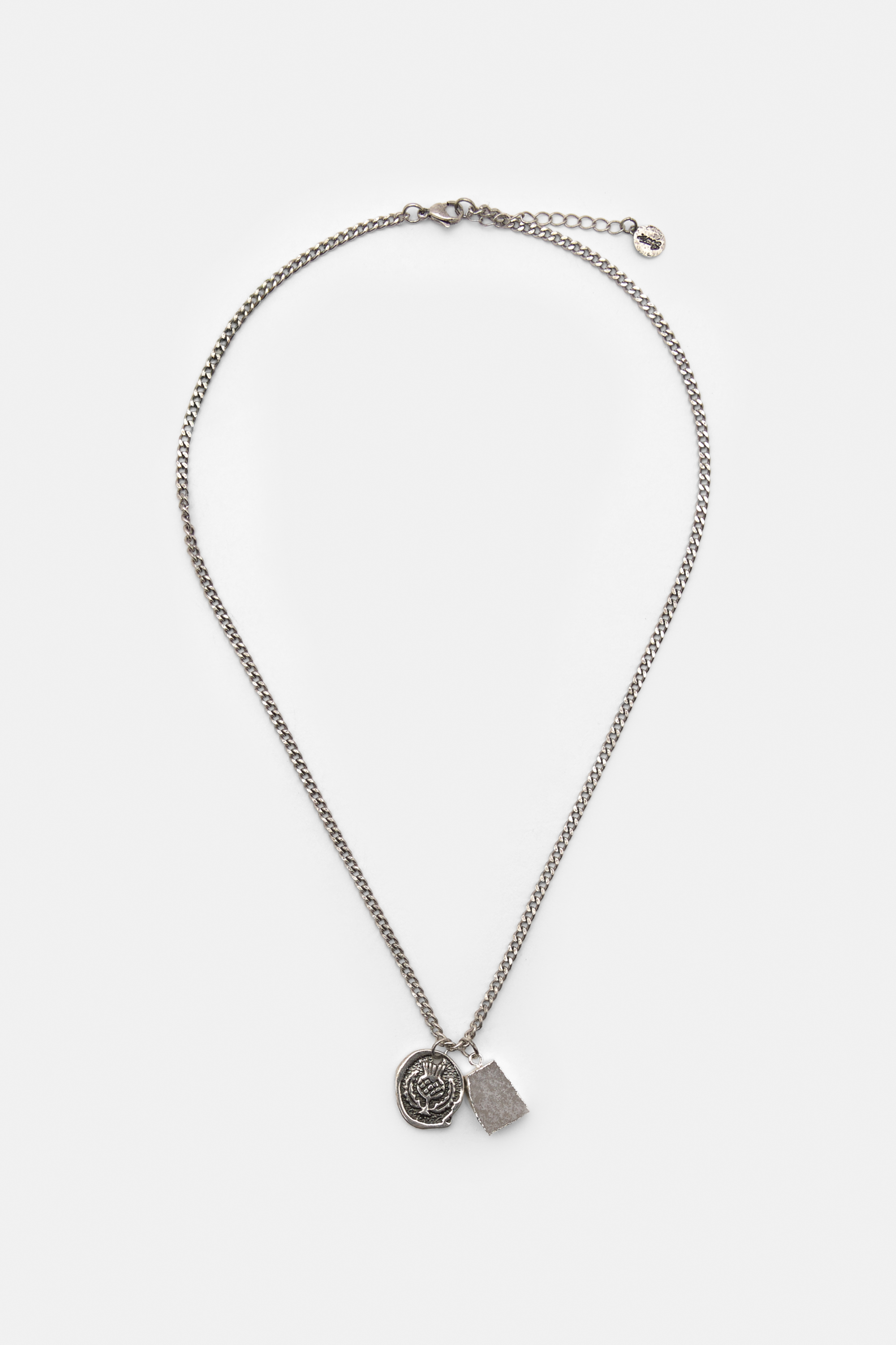 Double pendant necklace