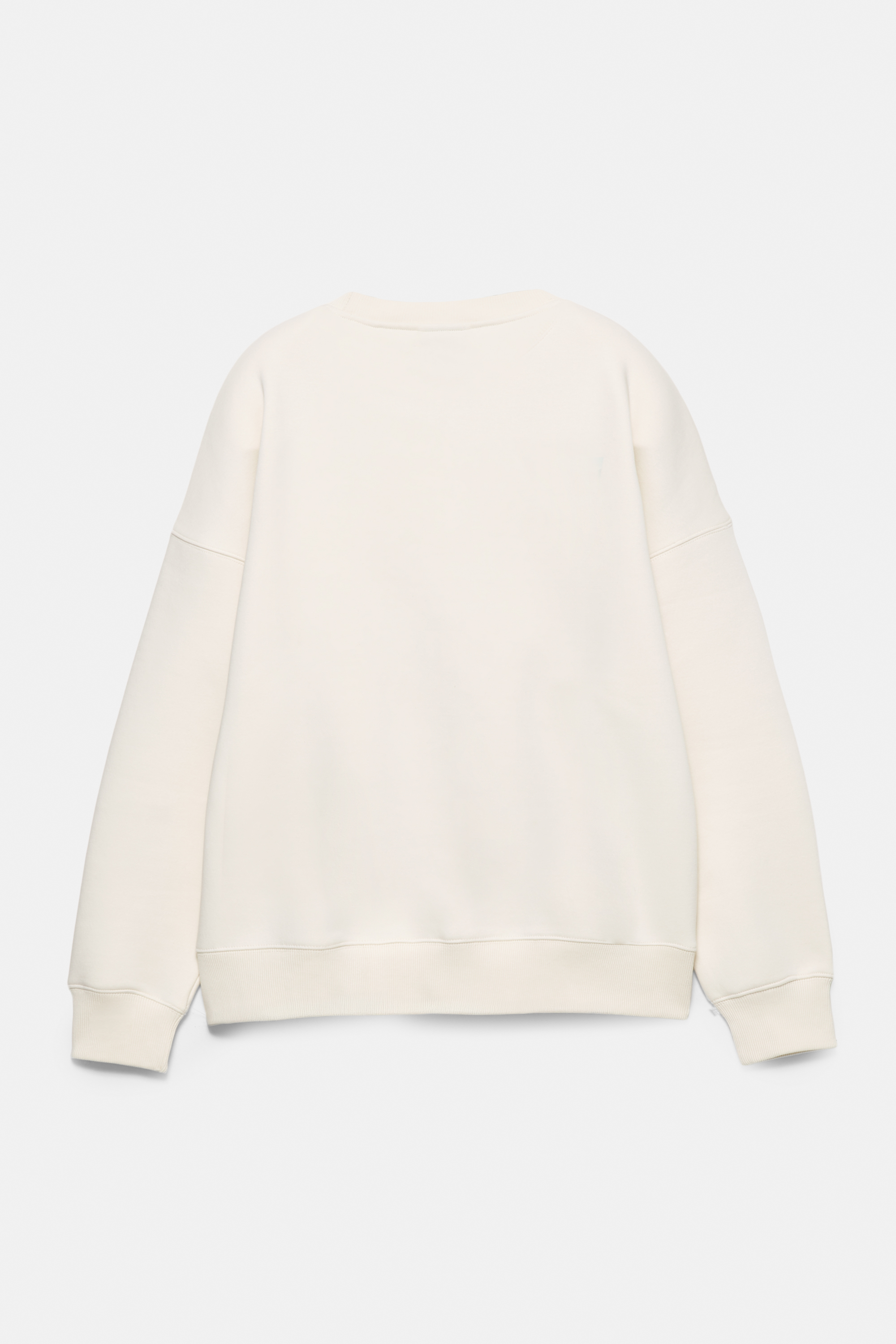 سويت شيرت بطبعة صورية وشعار مطرز