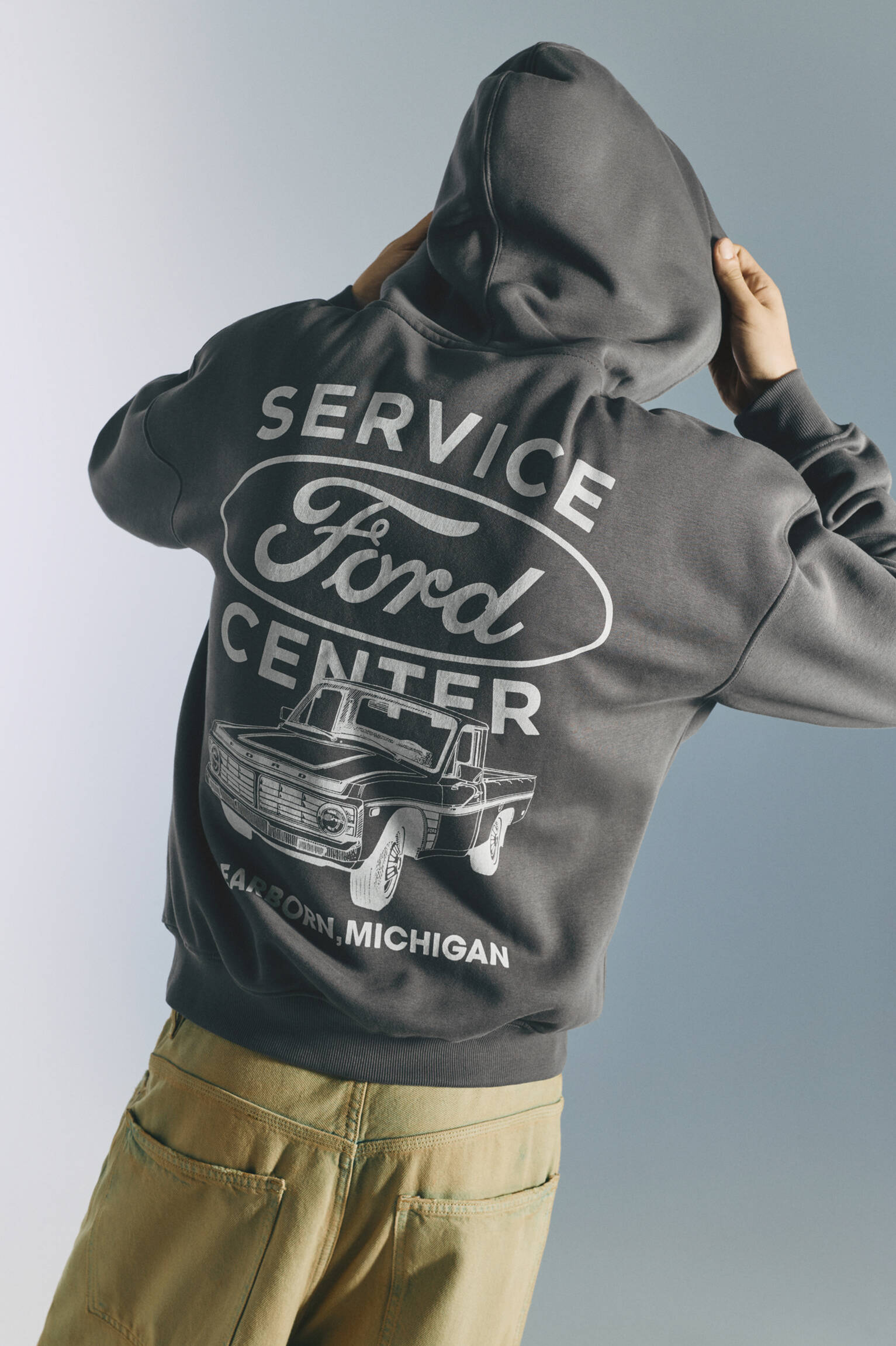 Kapüşonlu Ford sweatshirt - Görsel 15