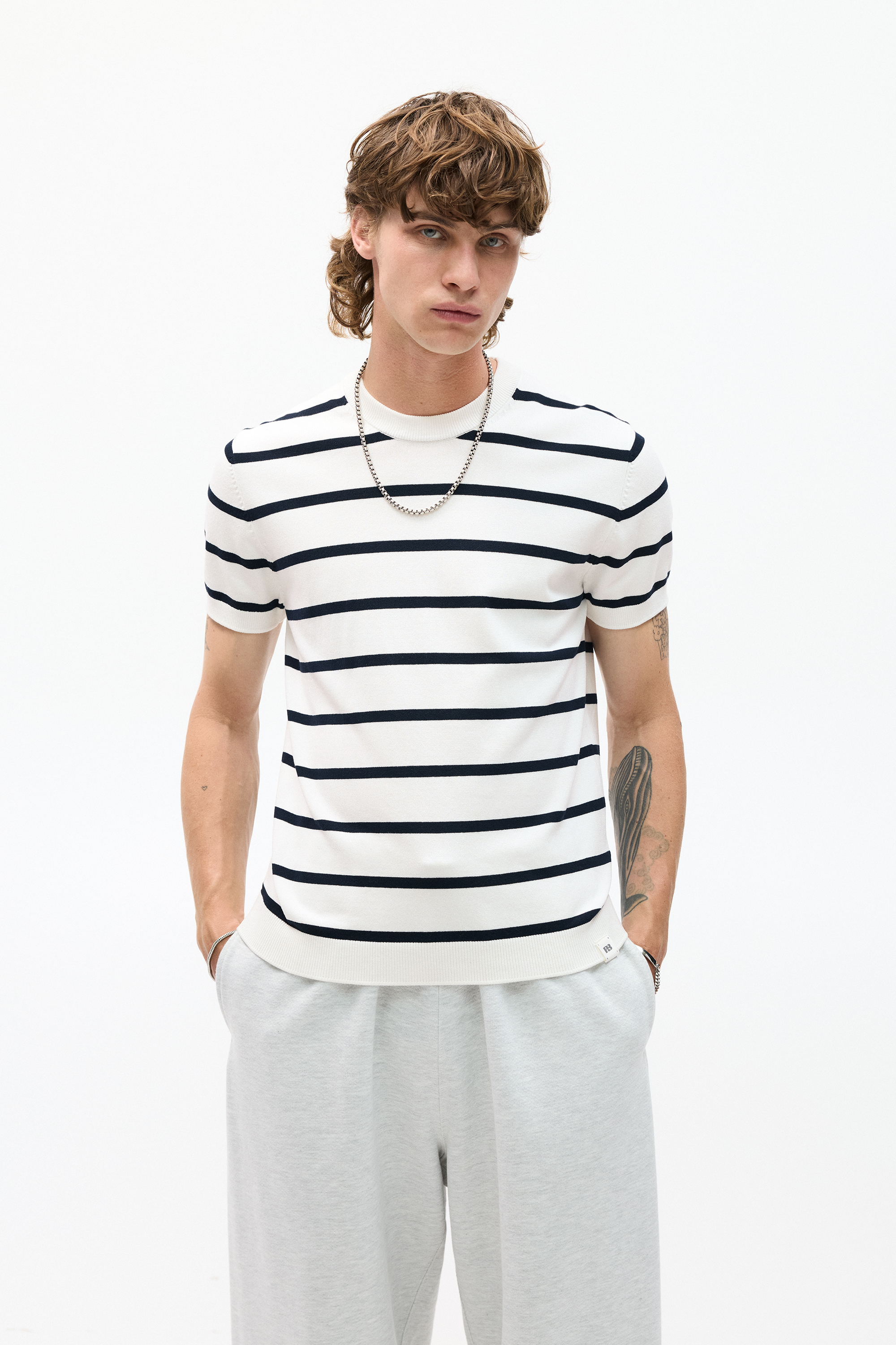 Short sleeve knit T-shirt