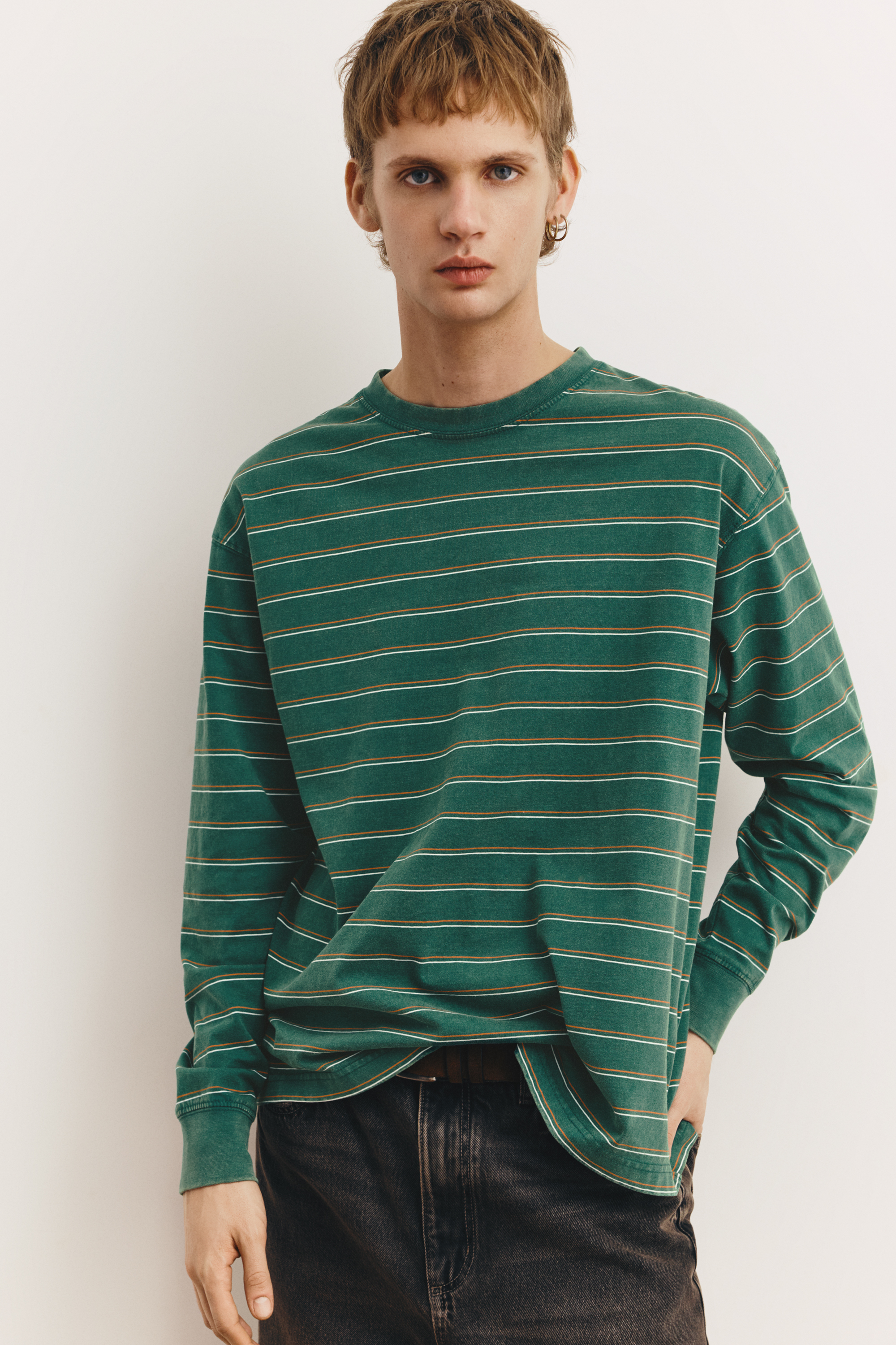 เสื้อยืดแขนยาวลายขวาง