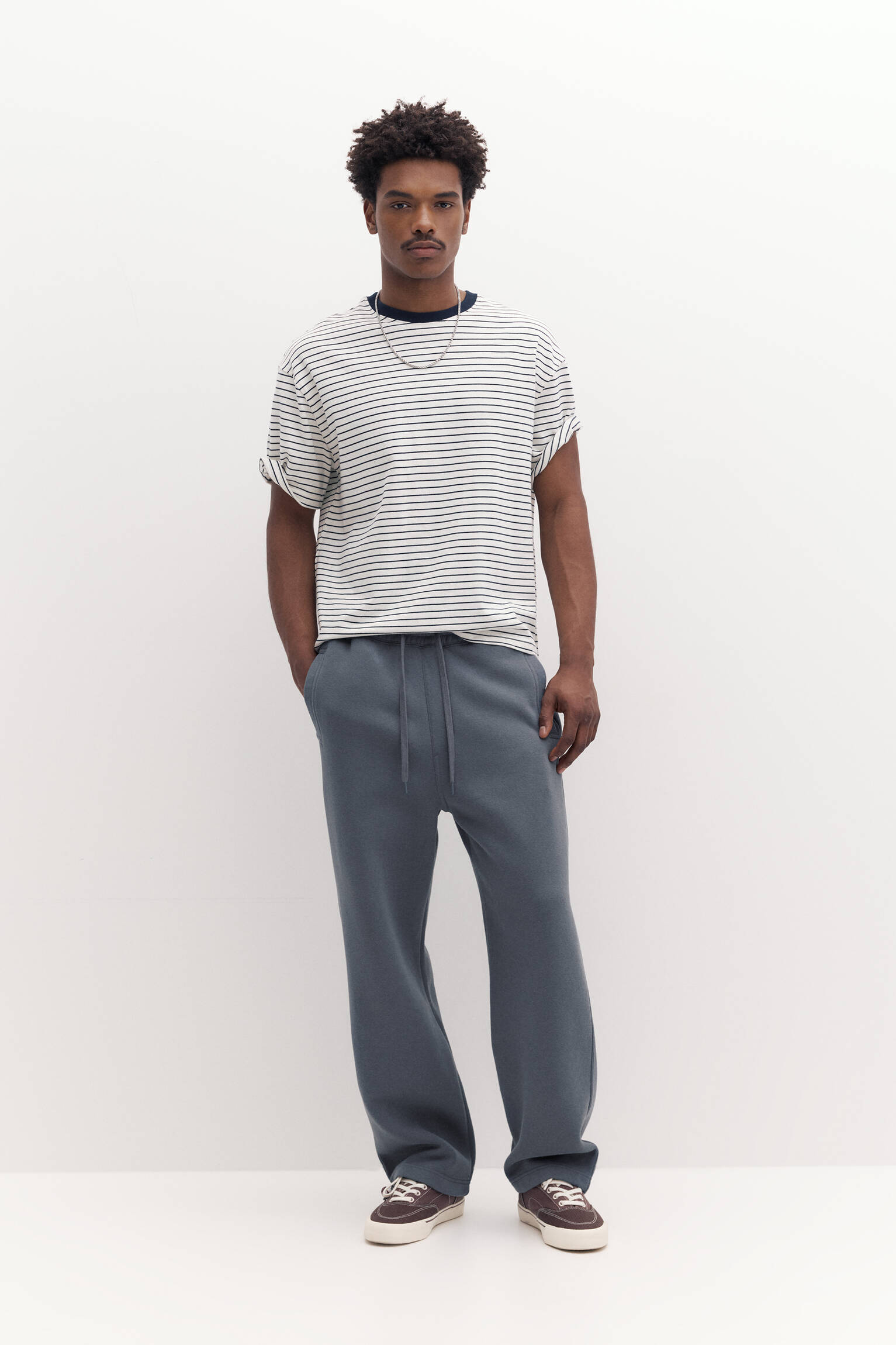 Pantaloni tuta baggy basici