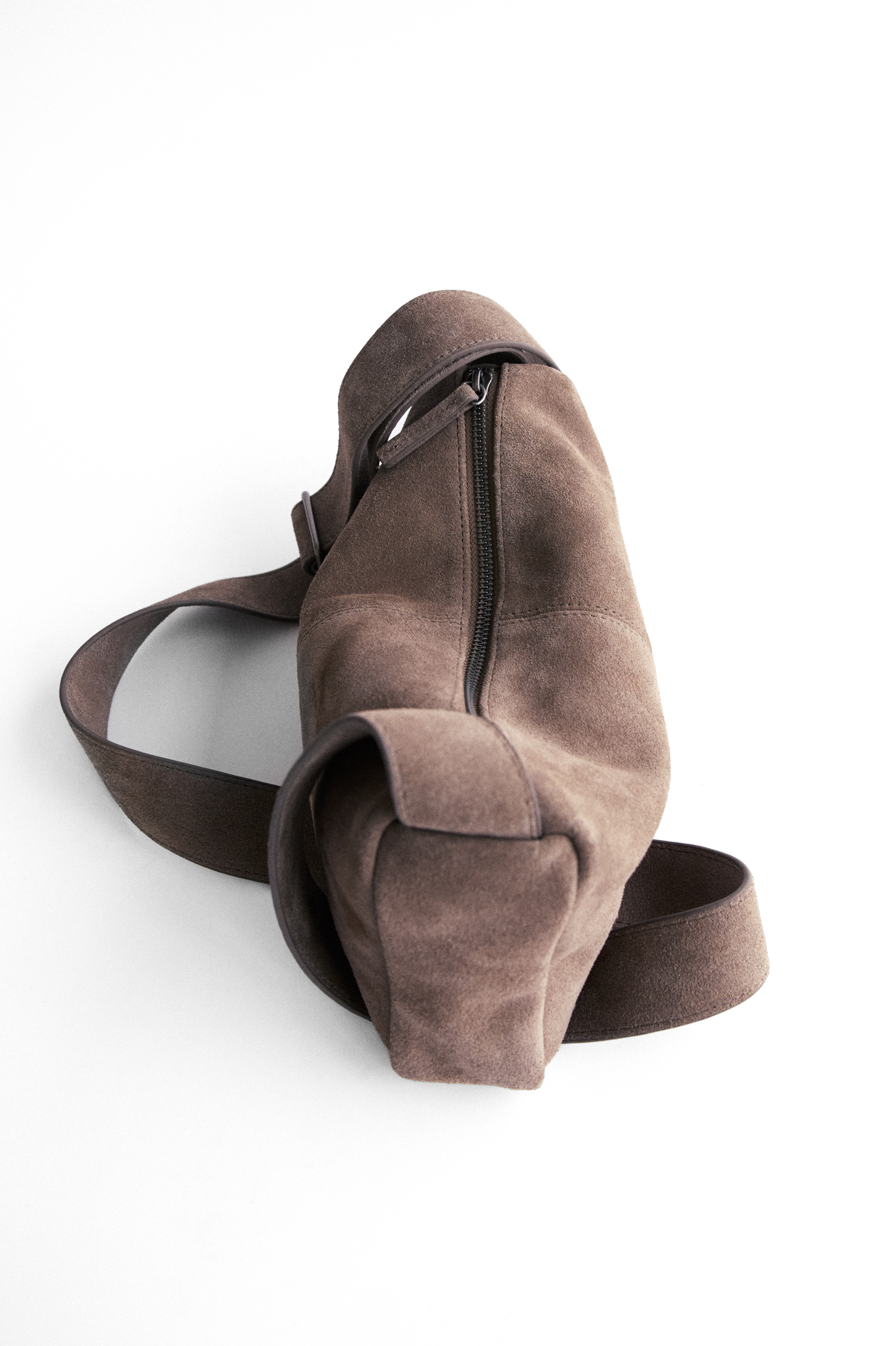 กระเป๋าสะพายข้างหนัง