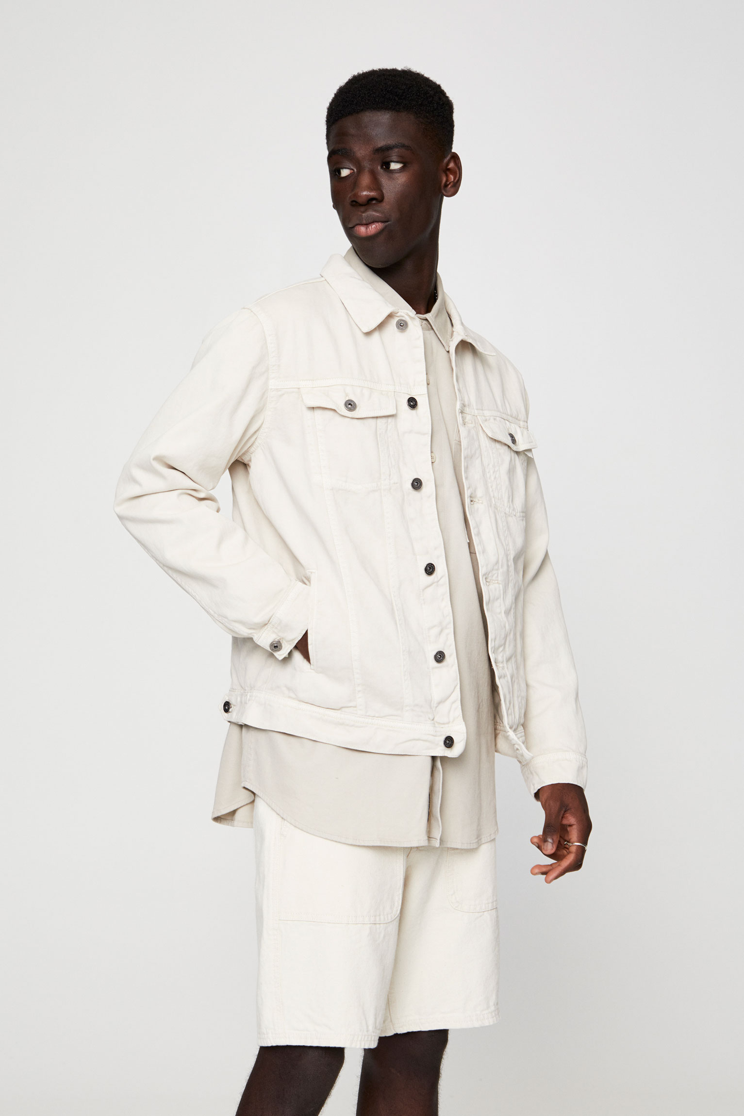 pull and bear white denim jacket